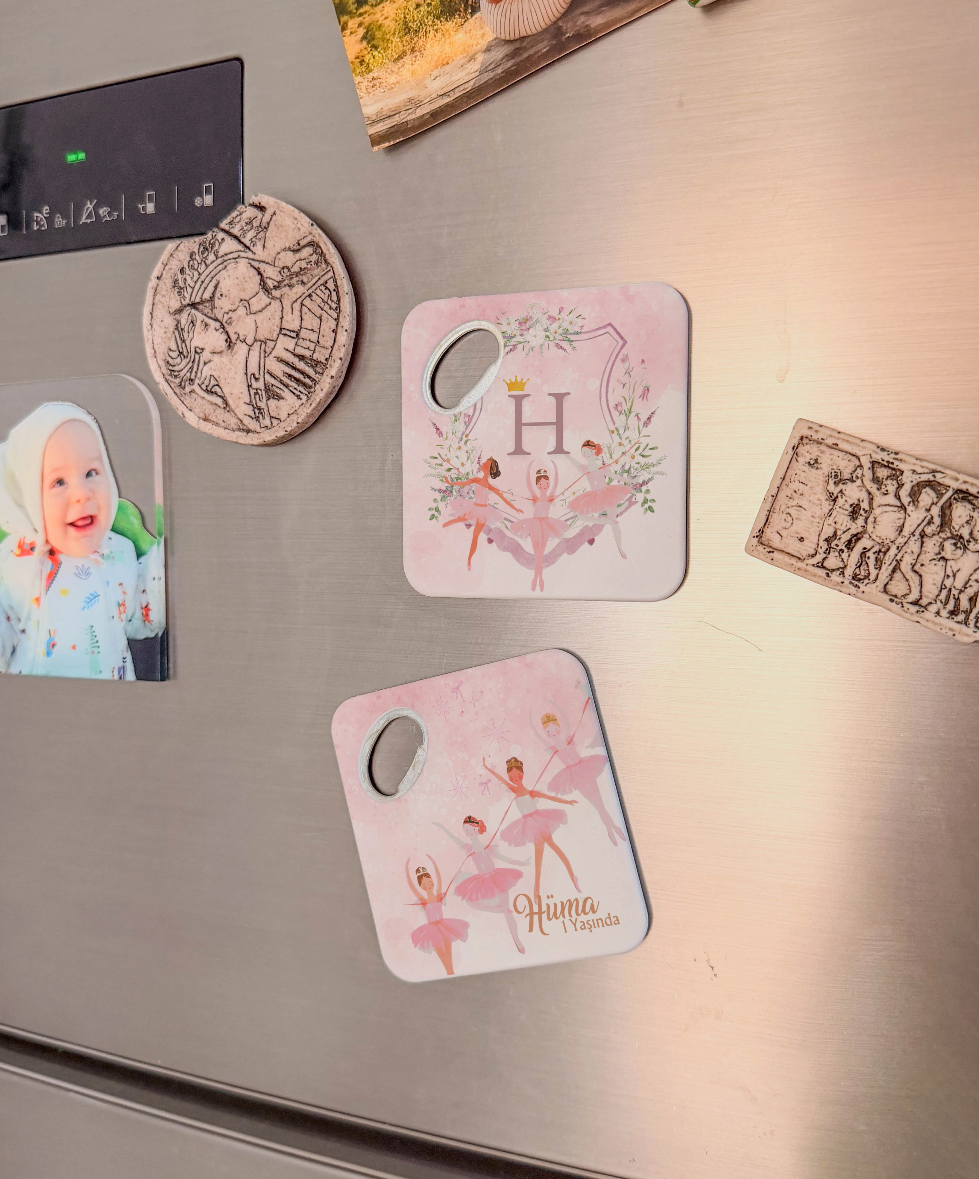 Pembe Balerin Temalı Kişiye Özel Magnet Açacak Bardak Altlığı, Doğum Günü Hediyelik, 8x8 cm, 20 Adet