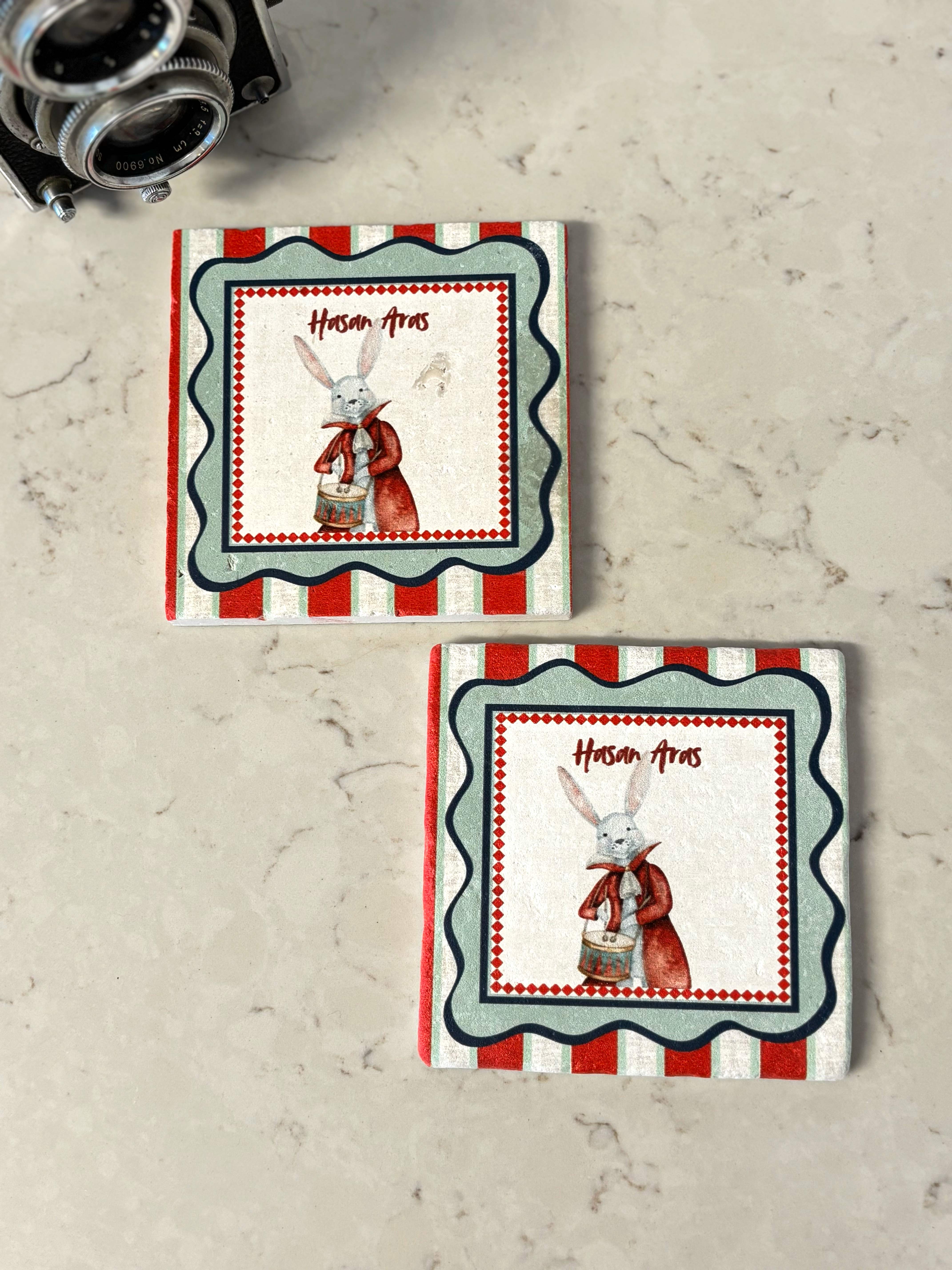 Kırmızı Çizgili Tavşan Desenli Kişiye Özel Doğal Taş Bardak Altlığı, Bebek Hediyeliği, 20 Adet