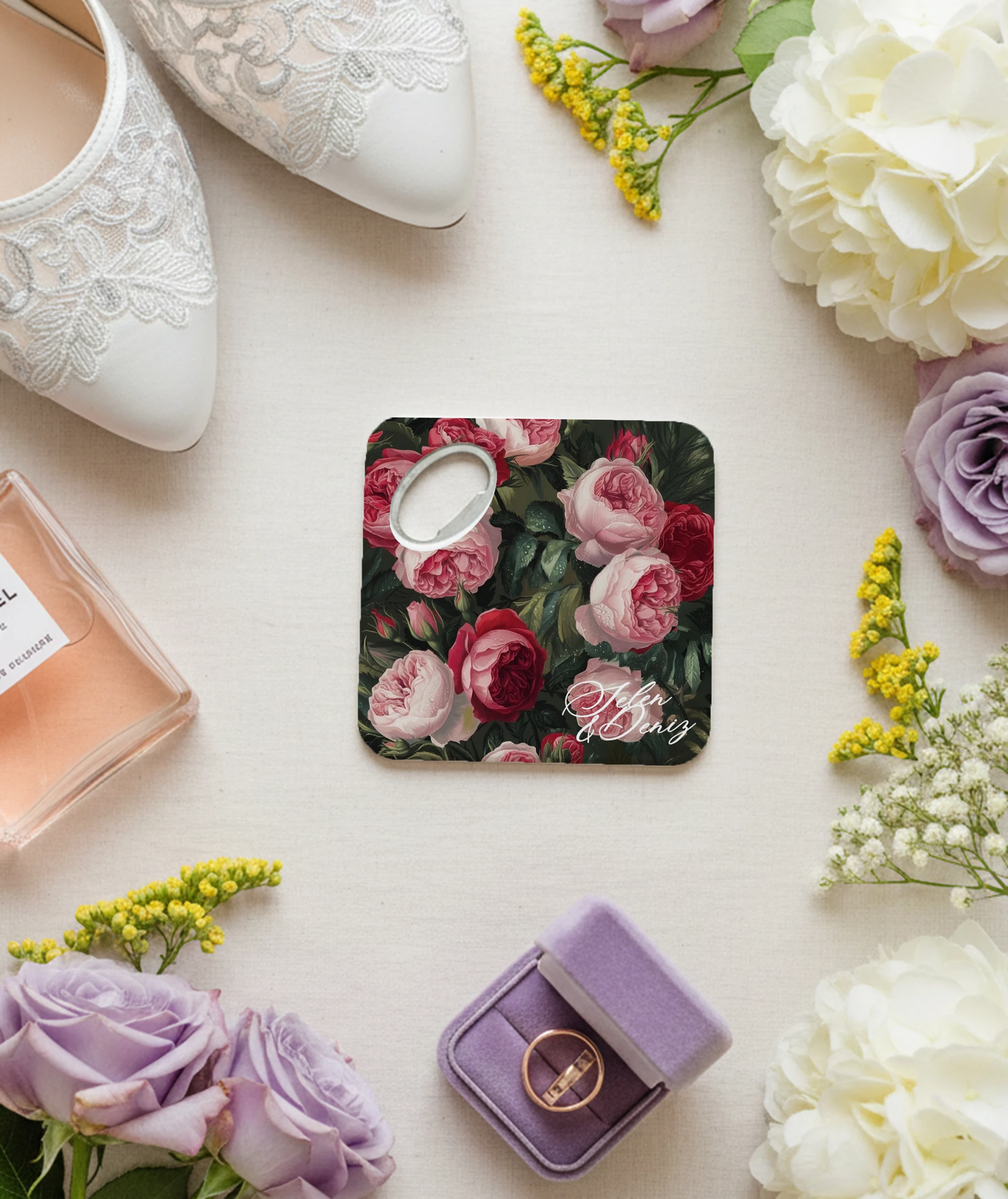 Koyu zemin pembe gül çiçek desenli kişiye özel magnet açacak bardak altlığı düğün nişan 20 adet