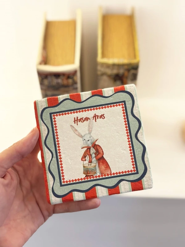 Kırmızı Çizgili Tavşan Desenli Kişiye Özel Doğal Taş Bardak Altlığı, Bebek Hediyeliği, 20 Adet