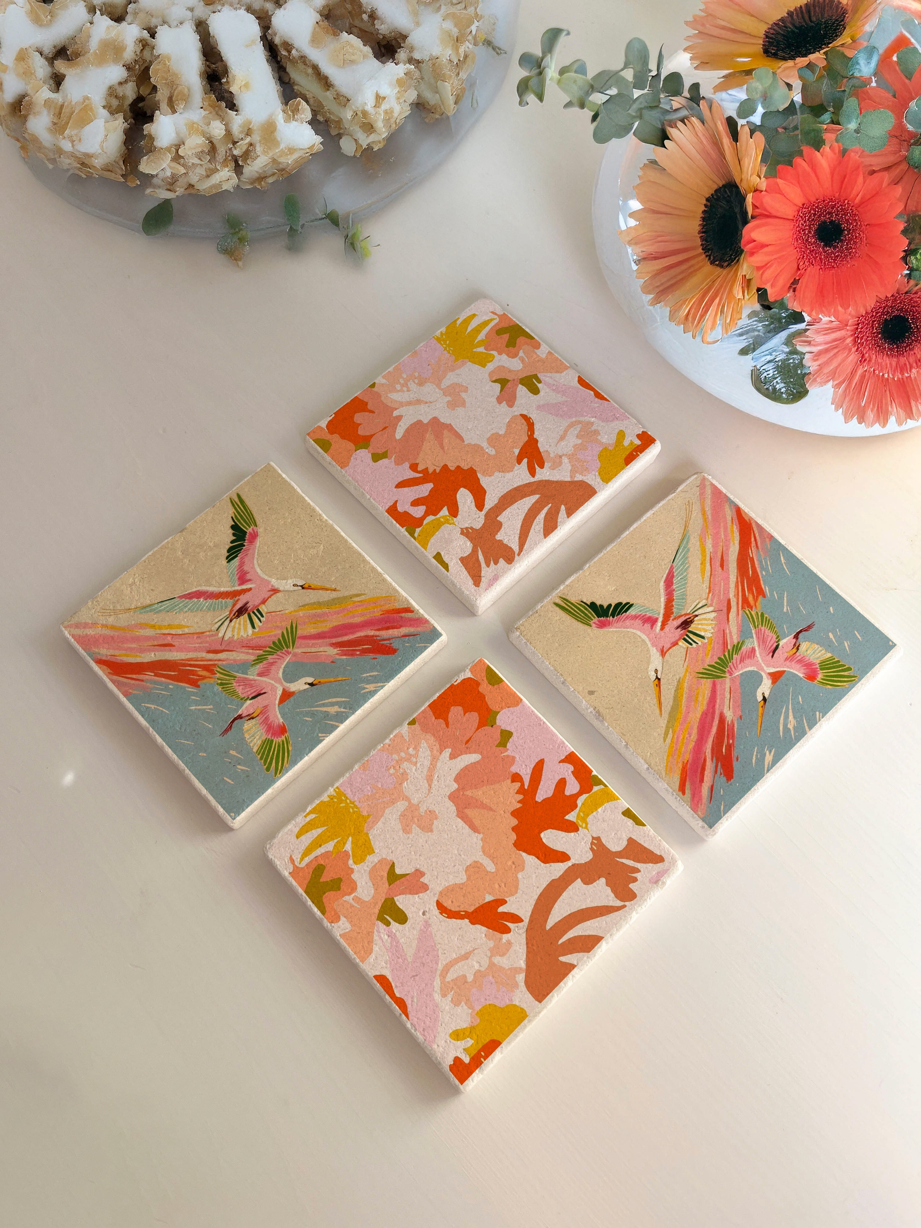 Renkli leylek Kuş ve Doğa Desenli Doğal Taş Bardak Altlığı 4’lü Set 10x10 cm