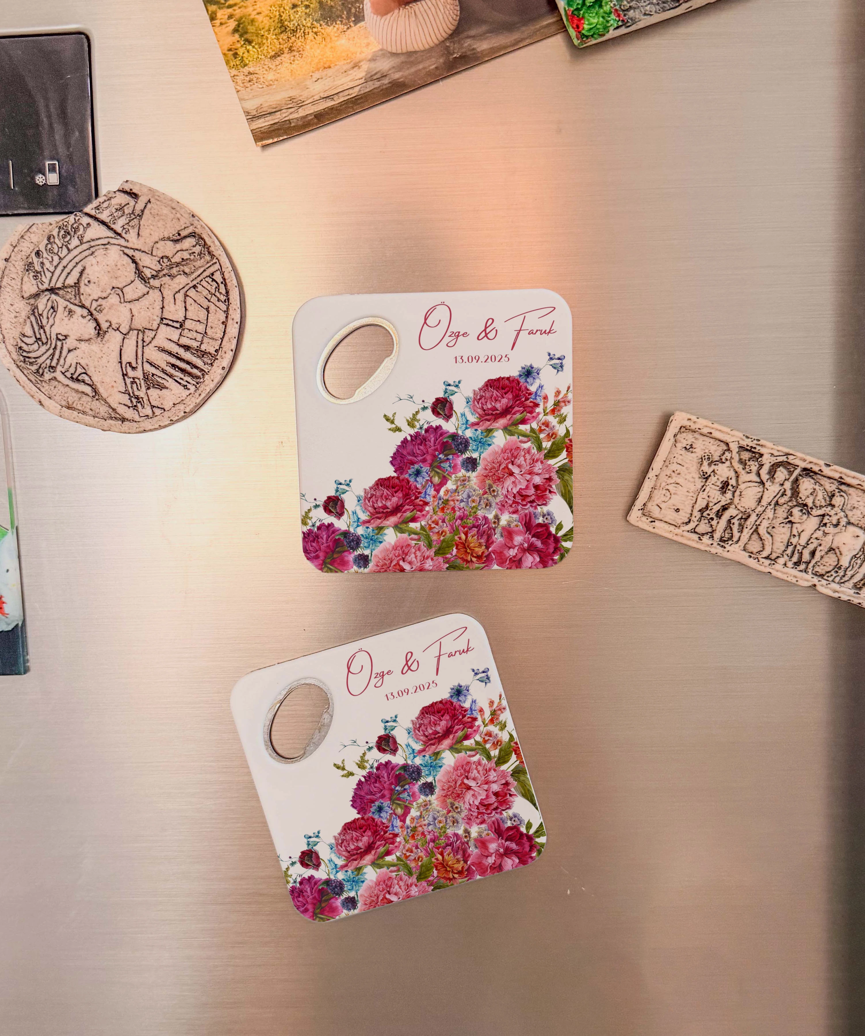 Canlı pembe çiçek desenli kişiye özel magnet açacak bardak altlığı düğün nişan bebek 20 adet