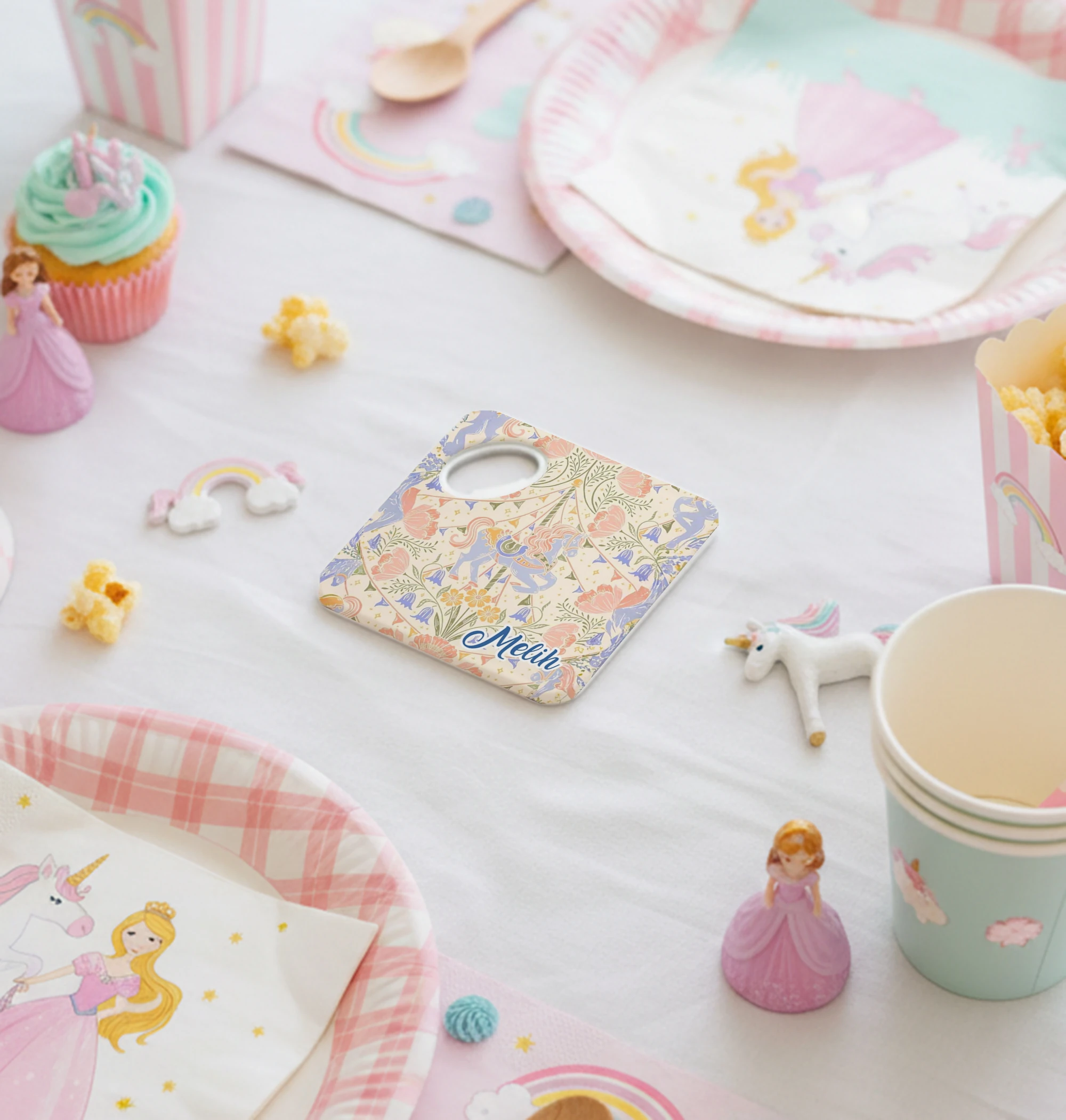 Karusel Desenli Kişiye Özel Magnet Açacak Bardak Altlığı, Unicorn Tasarım, 8x8 cm, 20 Adet