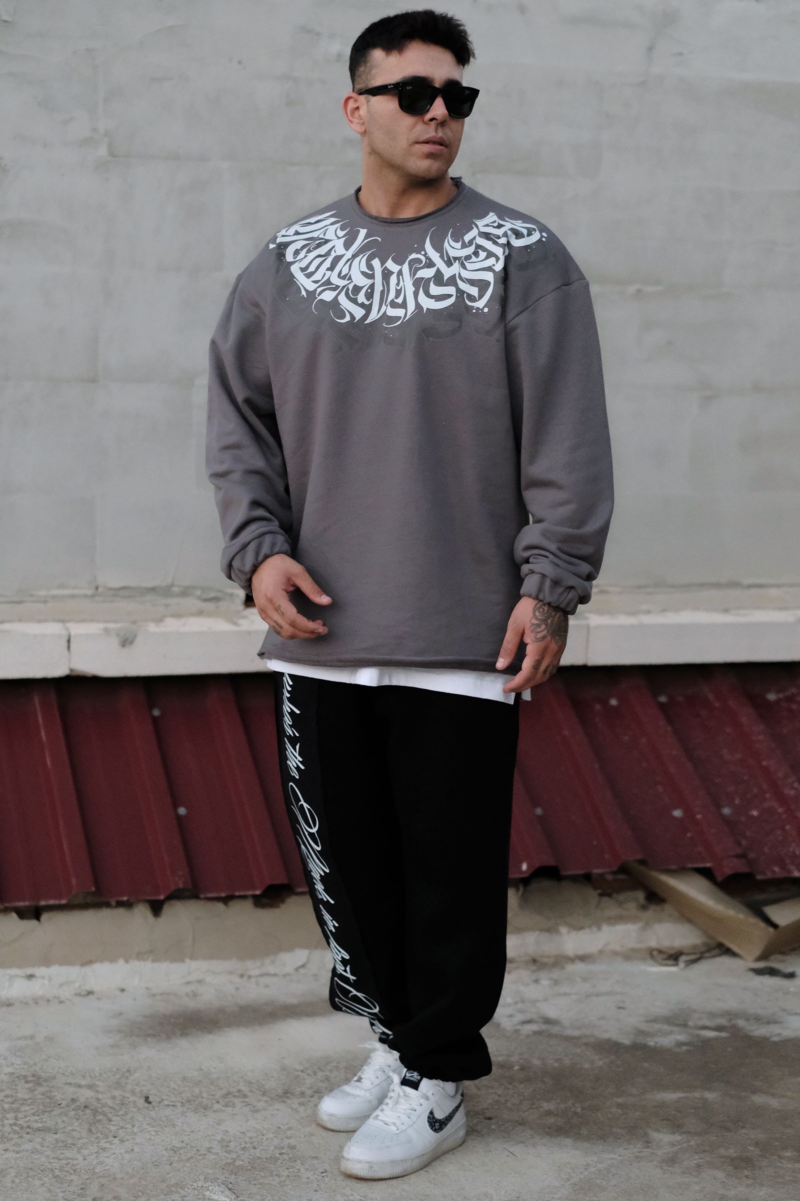 808 Kontrast Kaligrafi Yaka Baskılı Oversize Sweatshirt