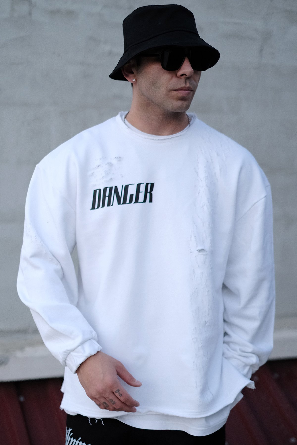 808 Yırtık Detay Göğüs Baskılı Danger Fermuar Yırtmaç Oversize Sweatshirt 