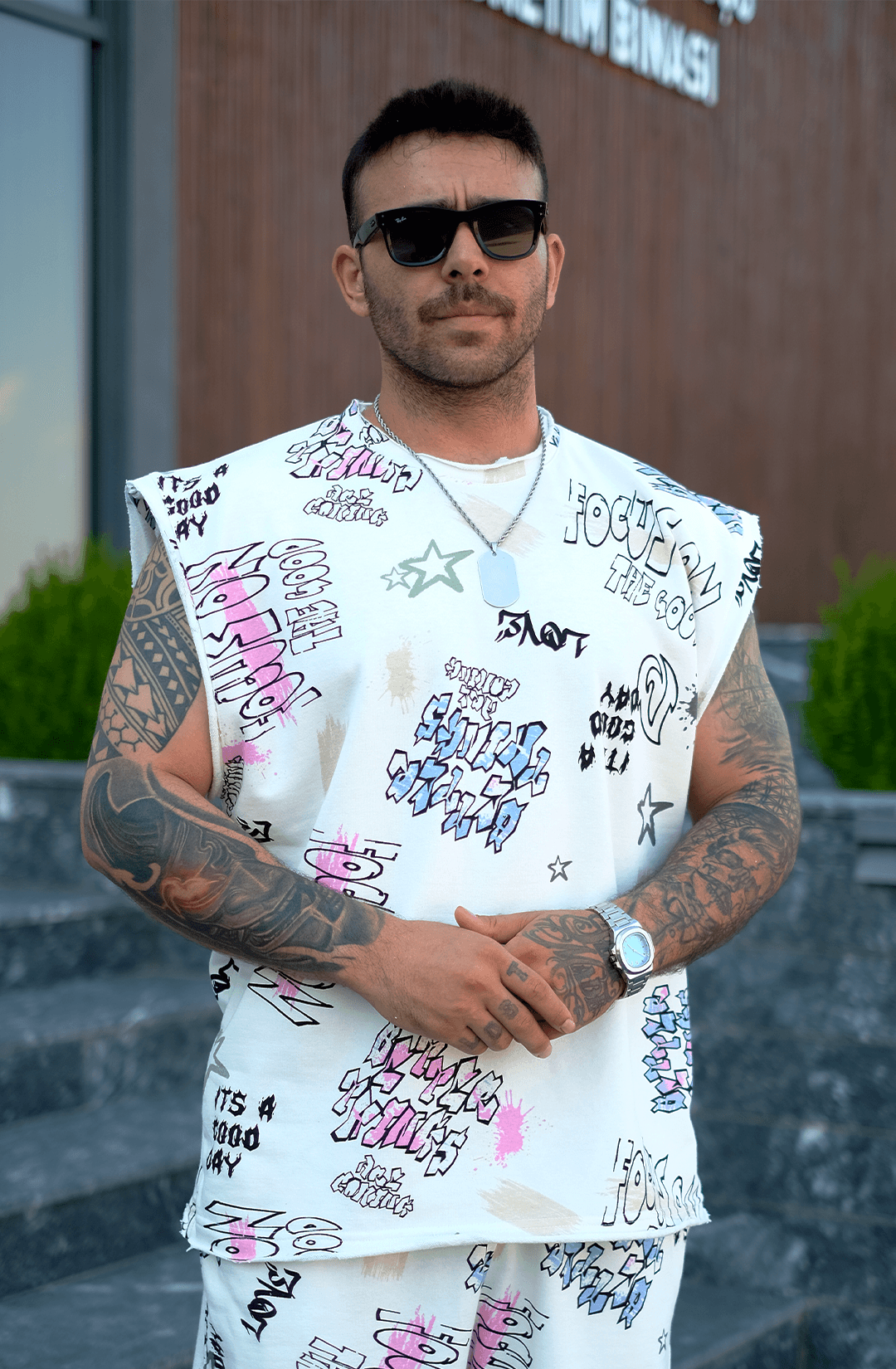 808 Karışık Graffiti Desen Tok Kolsuz Oversize Tişört
