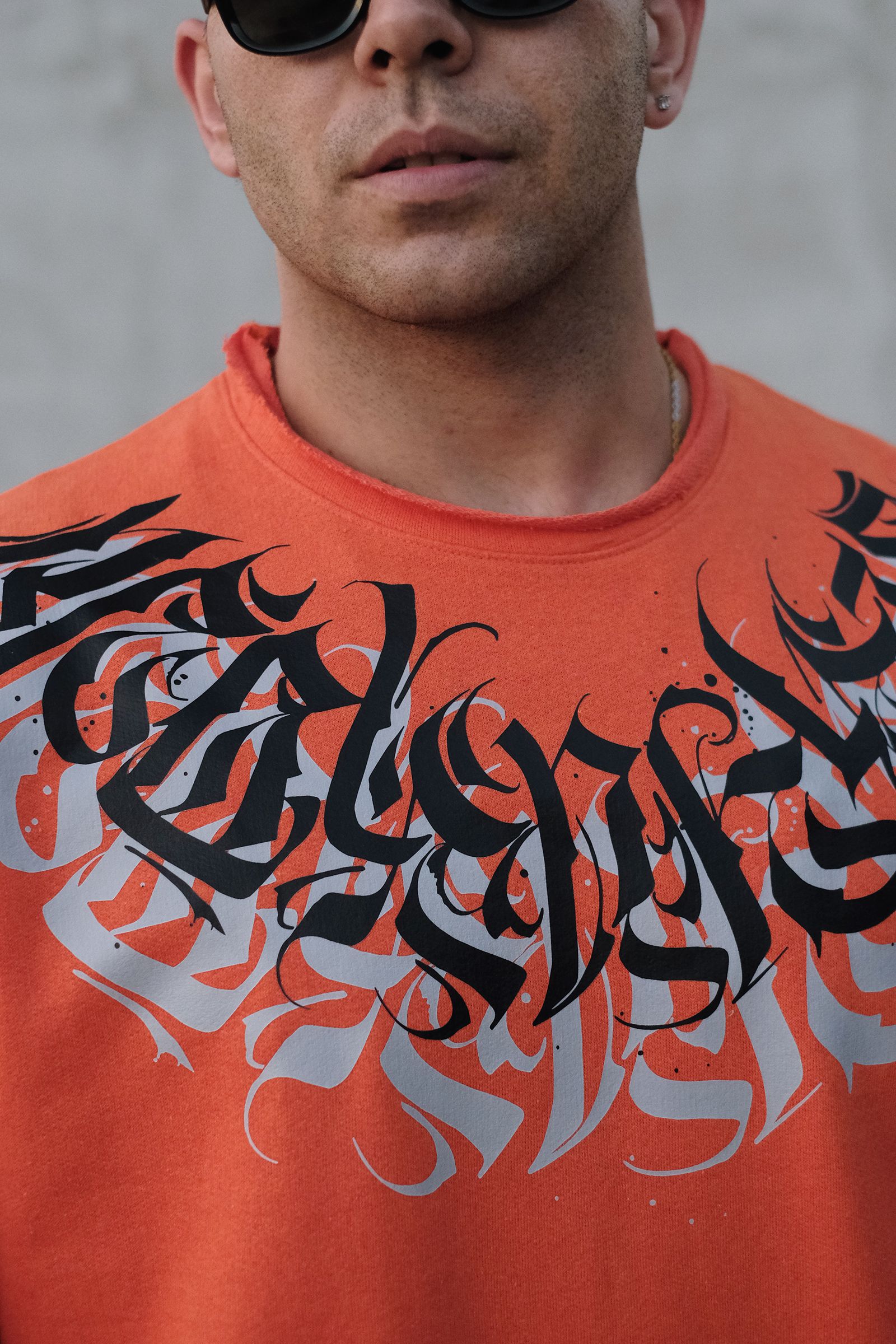 808 Kontrast Kaligrafi Yaka Baskılı Oversize Sweatshirt