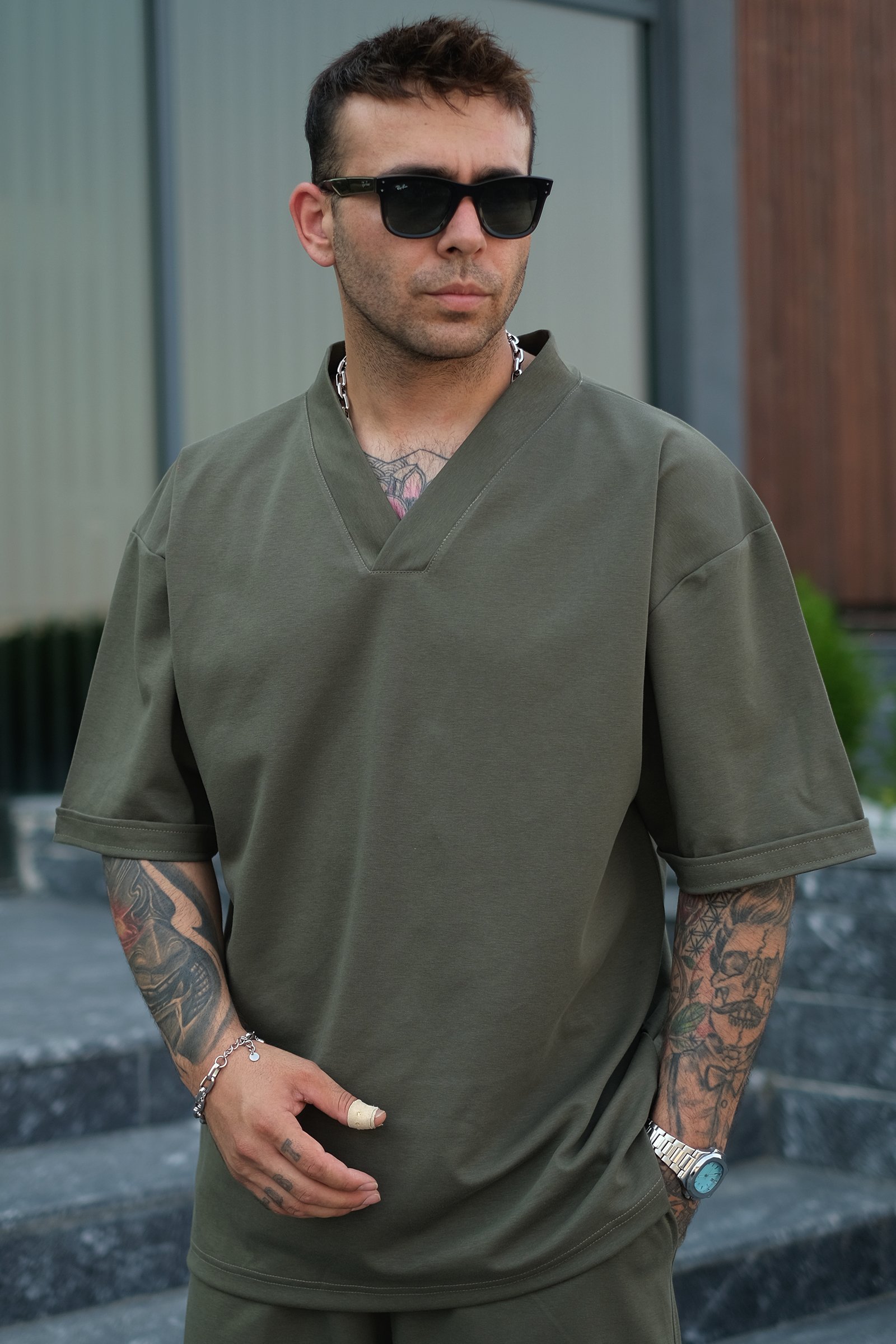 808 V Yaka Basic Tok Oversize Tişört