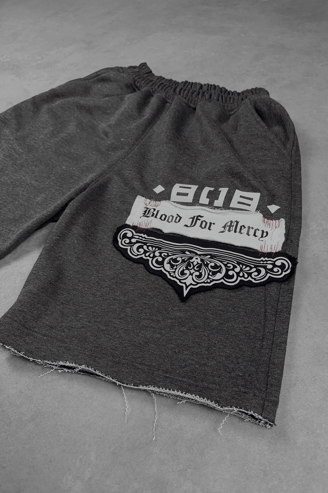 808 "Blood For Mercy" Baskılı şort