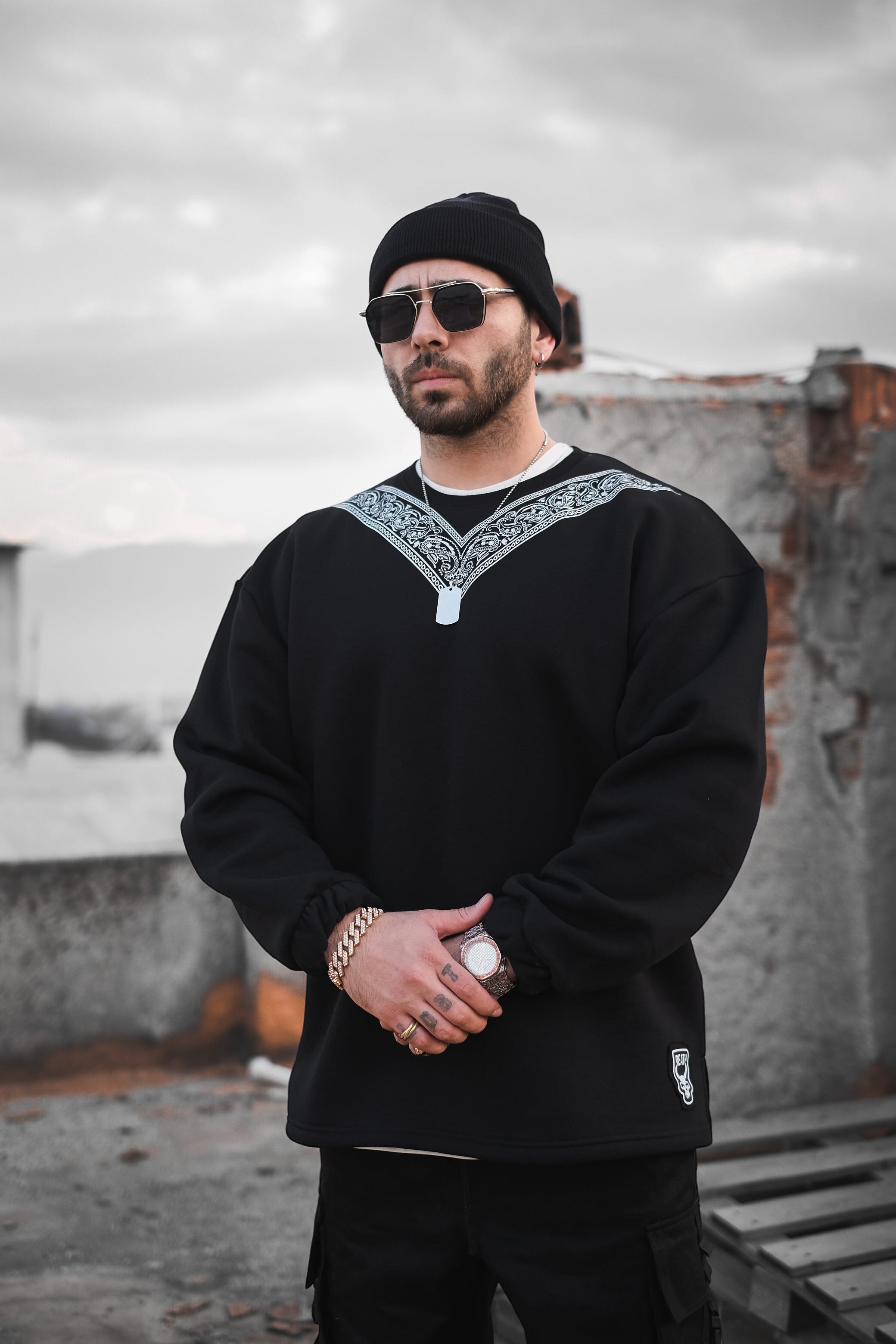 808 V Detay Bandana Baskılı Oversize Sweatshirt