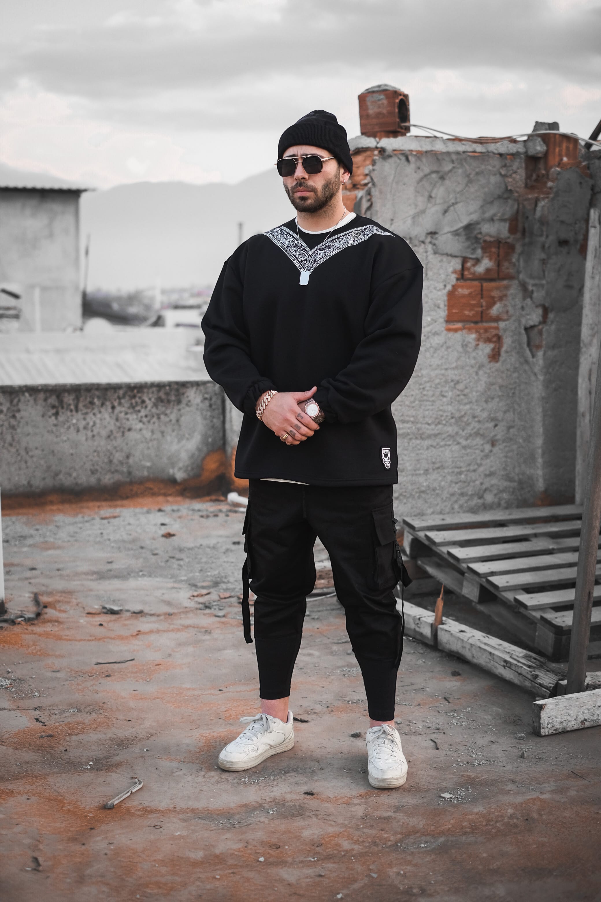 808 V Detay Bandana Baskılı Oversize Sweatshirt