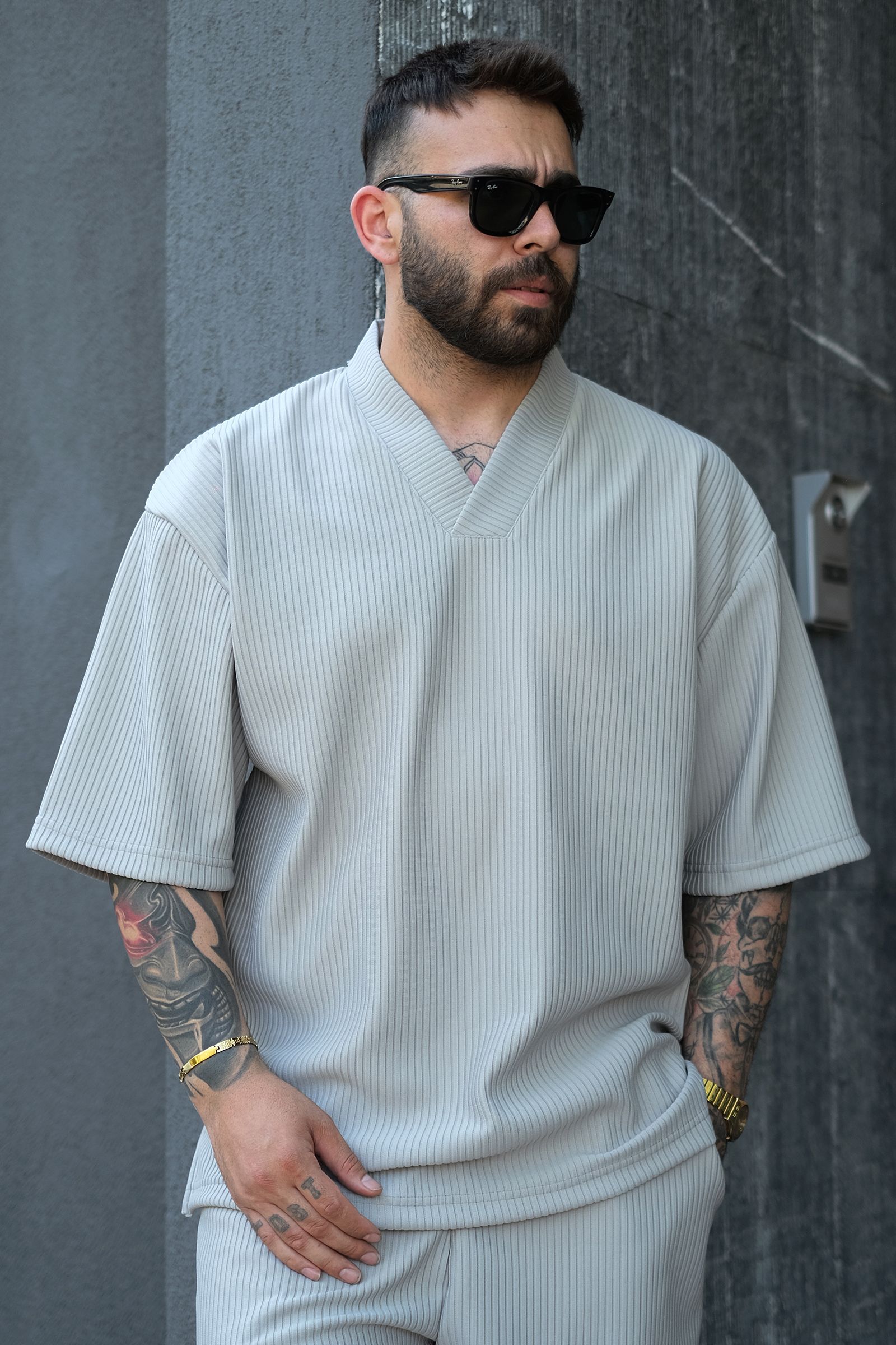 808 Fitil Dokulu Oversize V Yakalı Tişört - Gri