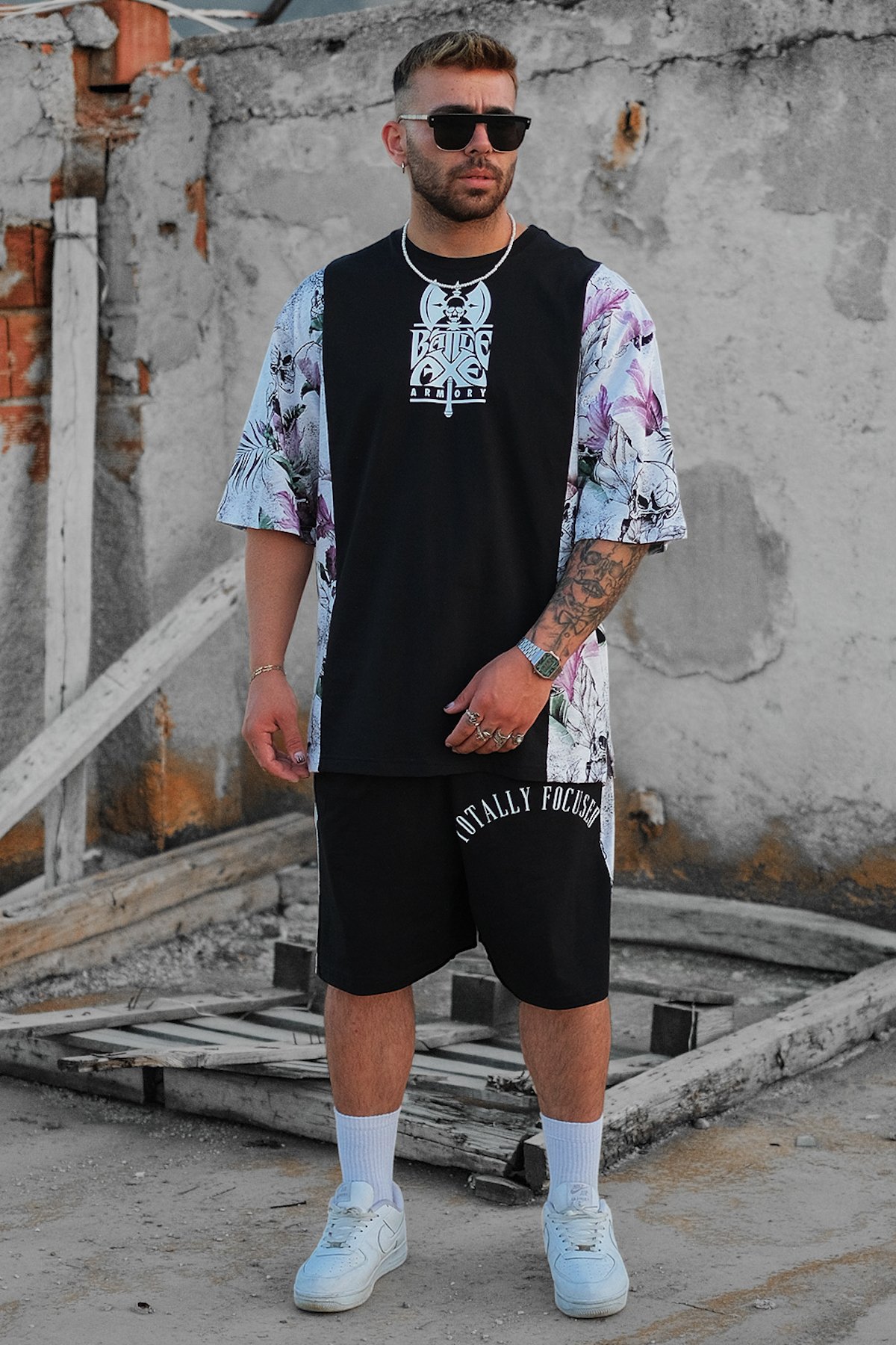 808 Totally Focused Yan Kontrast Sırt Baskılı Oversize Tişört