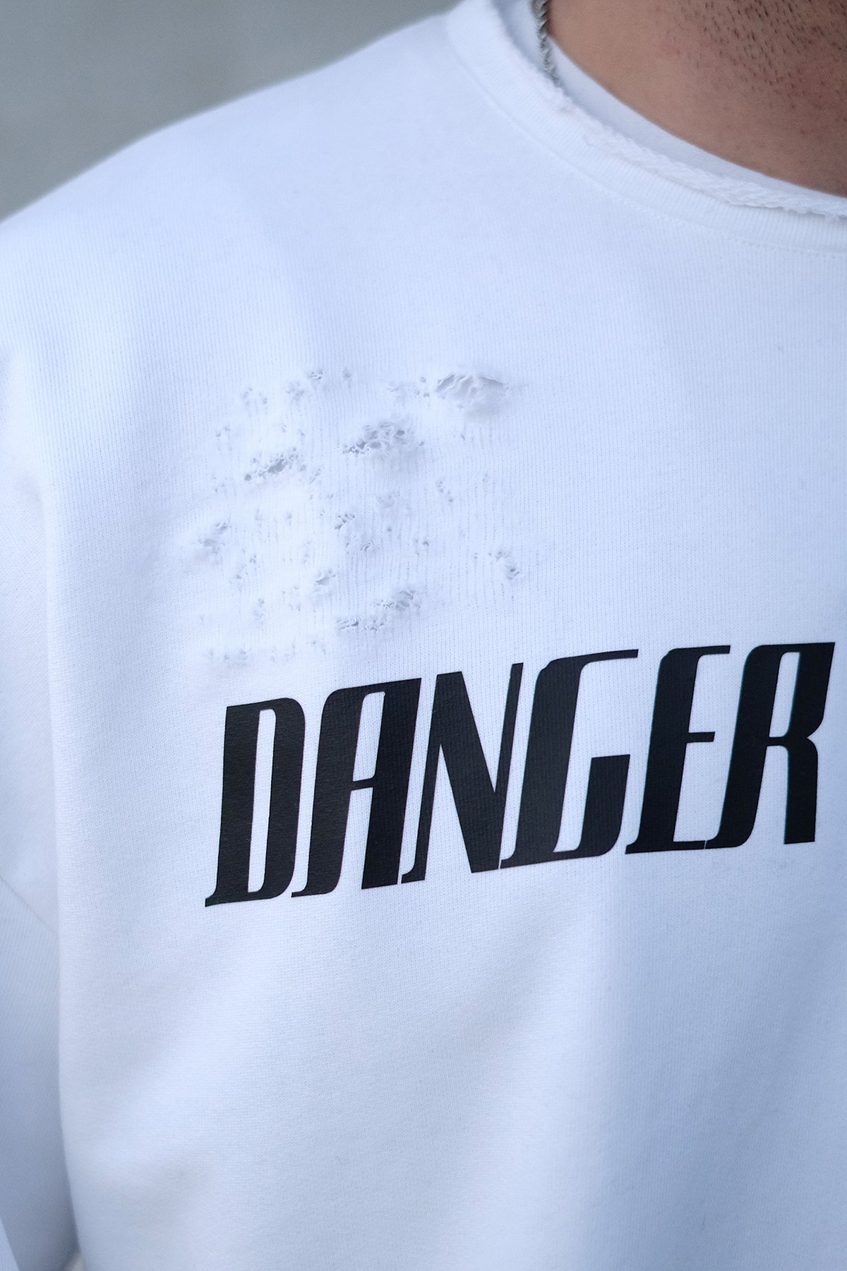 808 Yırtık Detay Göğüs Baskılı Danger Fermuar Yırtmaç Oversize Sweatshirt 