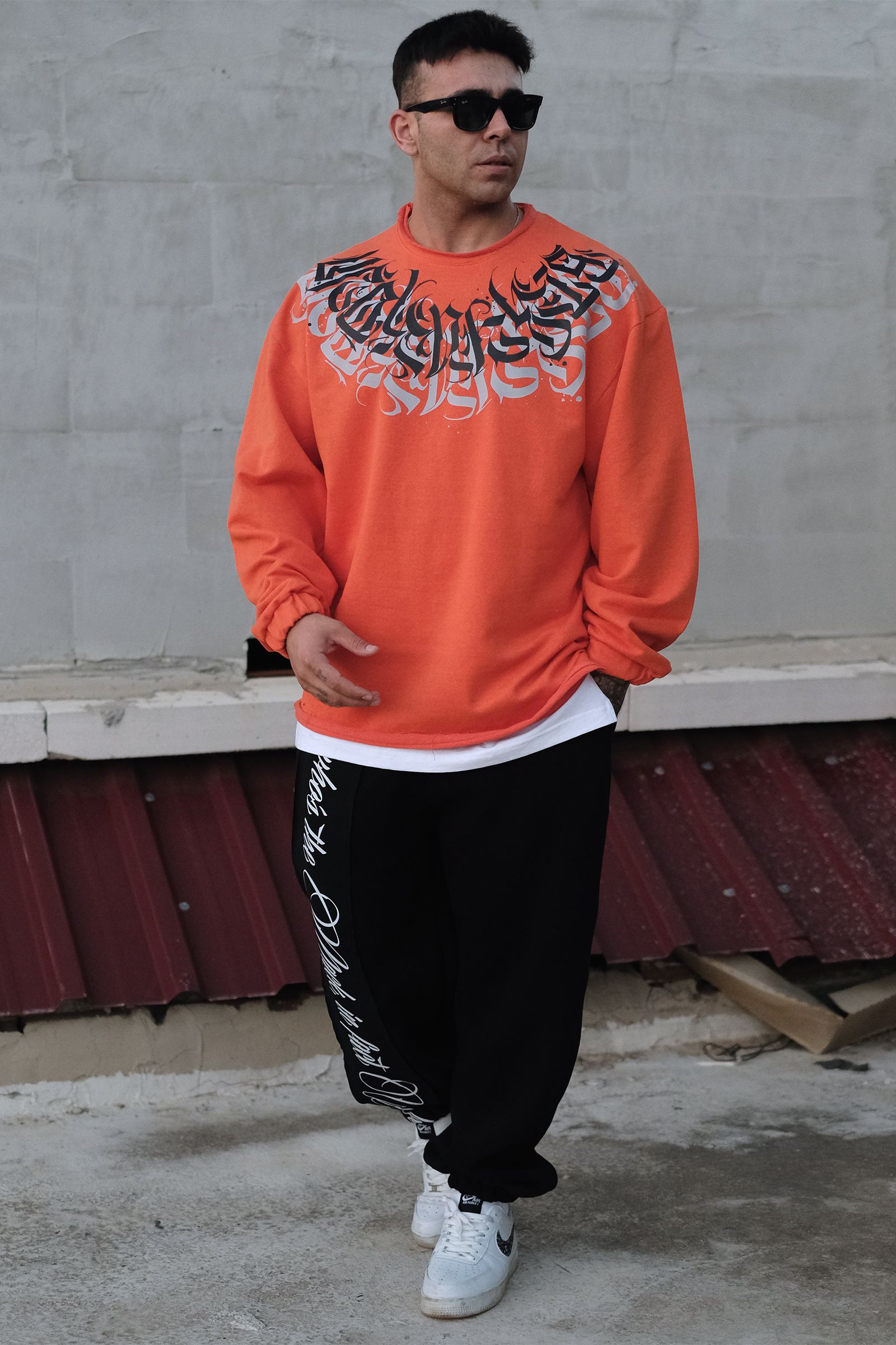 808 Kontrast Kaligrafi Yaka Baskılı Oversize Sweatshirt