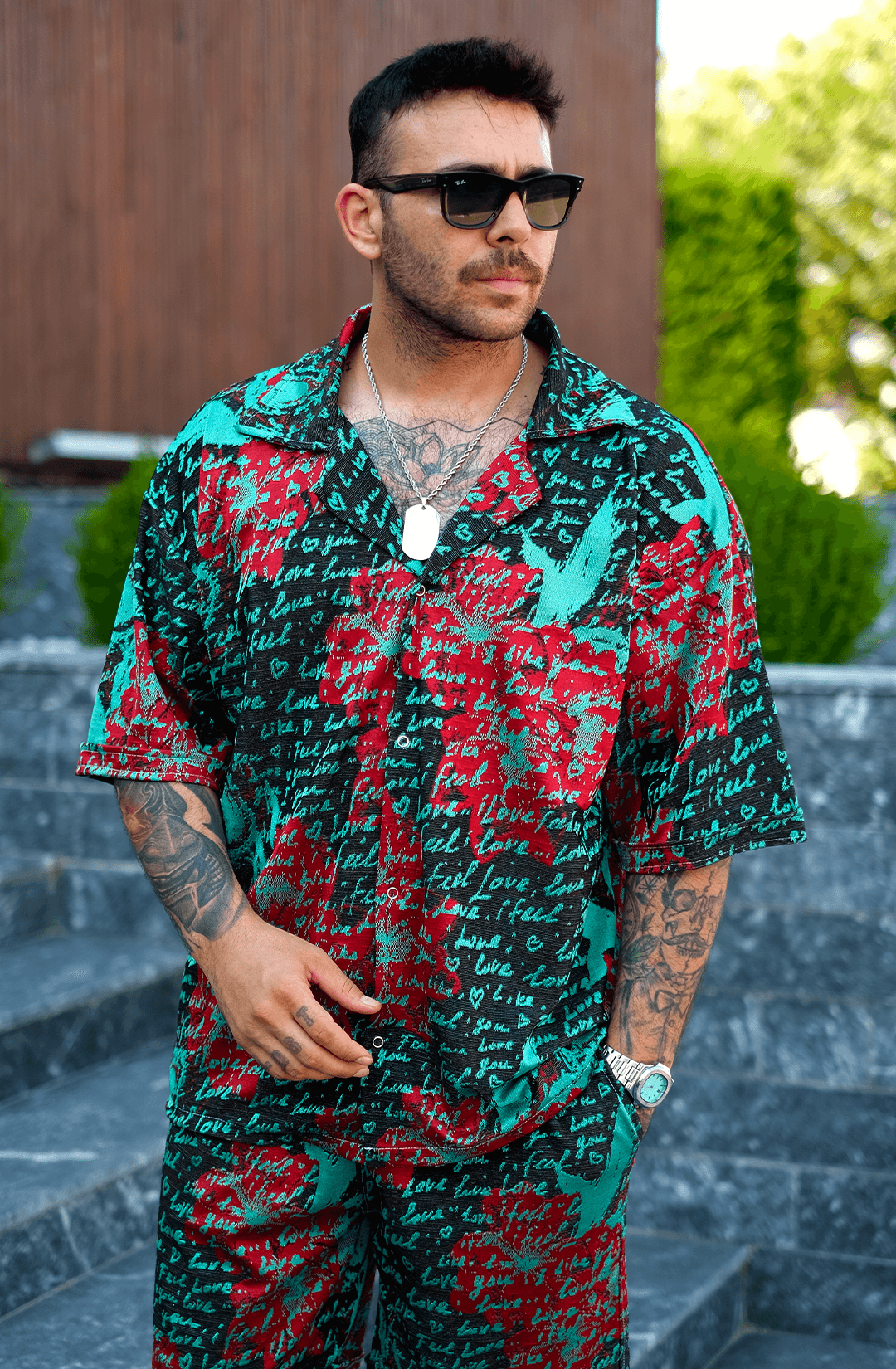 808 Yazı Desen Dökümlü V Yaka Oversize Gömlek