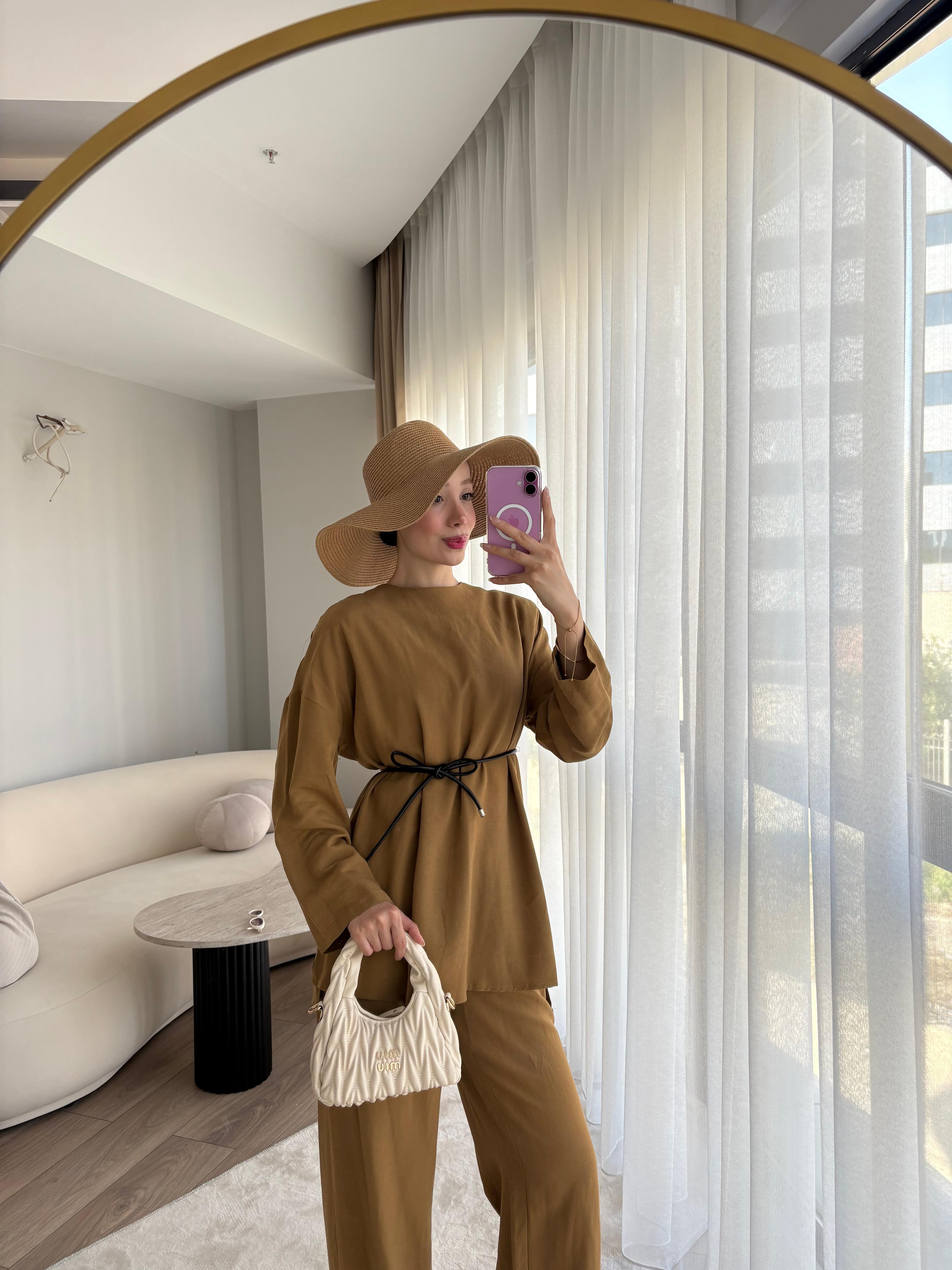 Deri Kemer Detaylı Takım - Camel