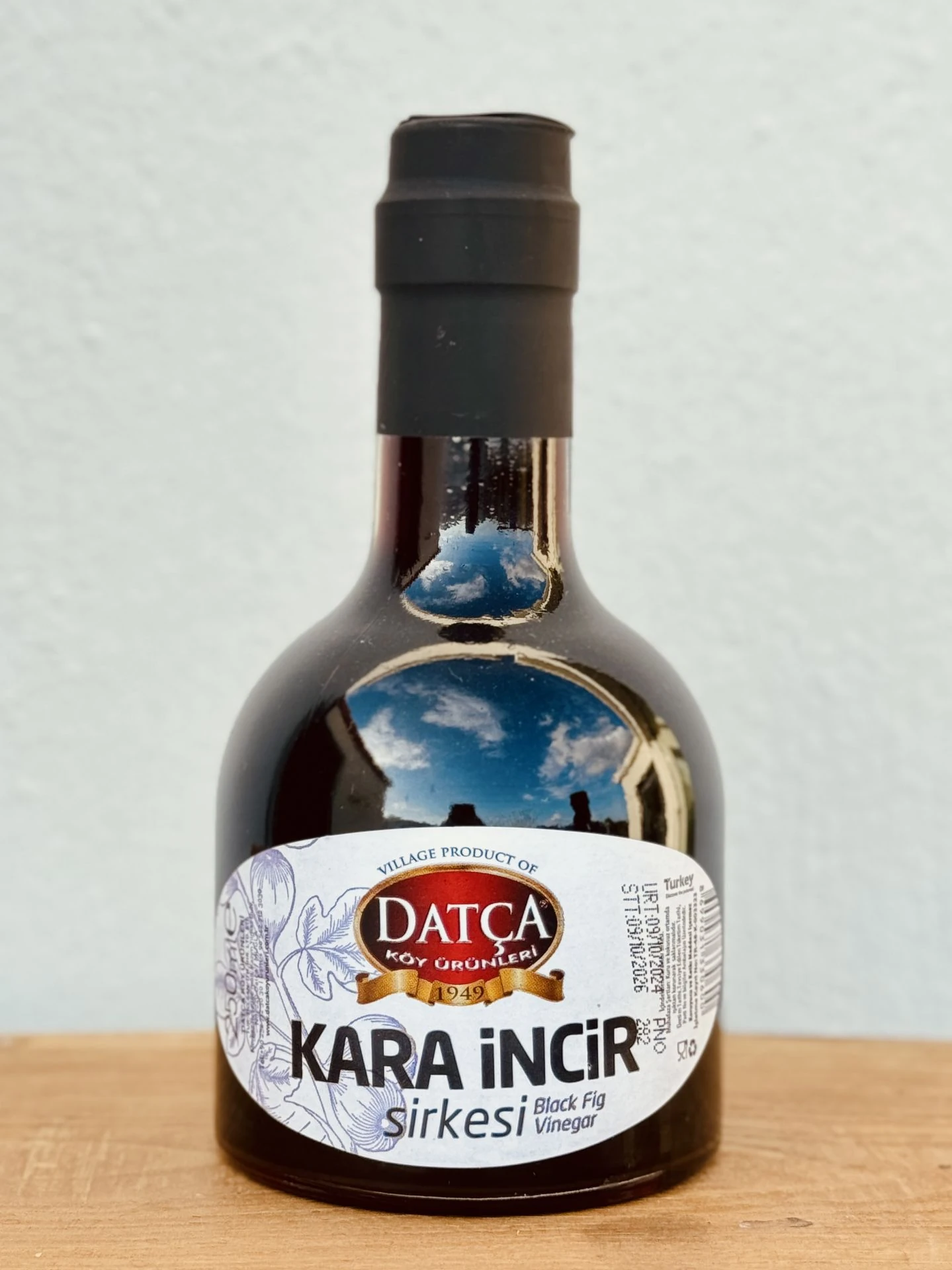 Datça Kara İncir Sirkesi Kule Şişe 250 Ml Üst