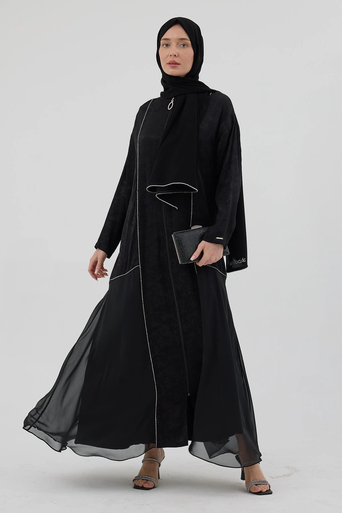 Kendinden Desenli Taş Şeritli Ferace