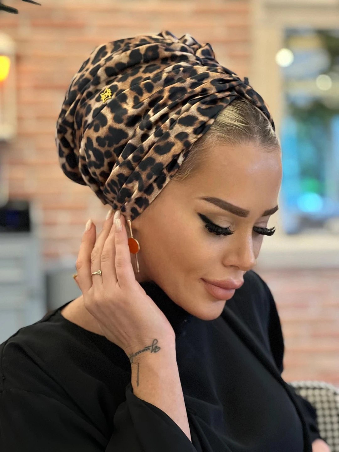 İpek Saten Dolgulu Leopar Bone