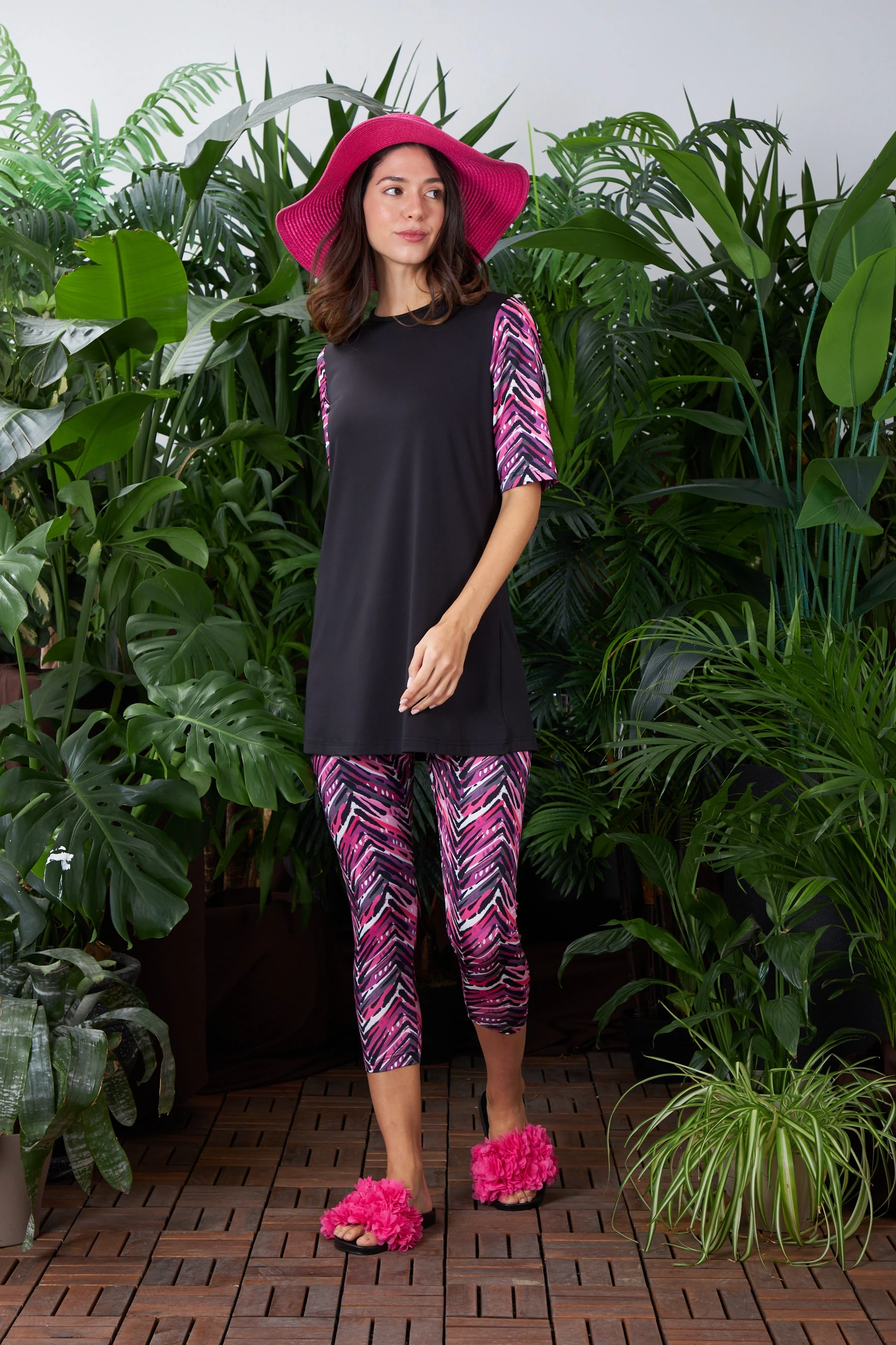 Renkli Desenli Kısa Kol Tesettür Mayo