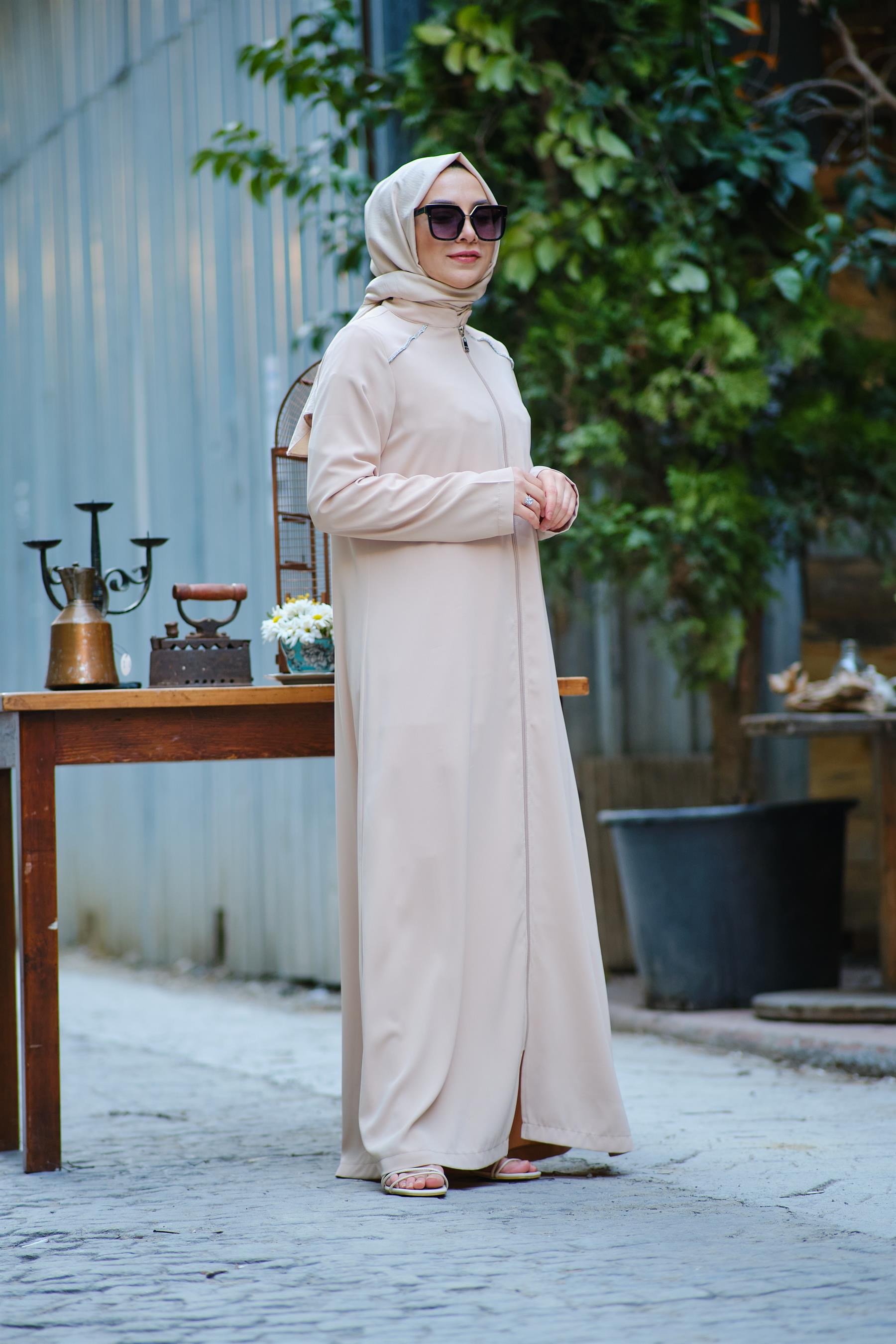 Taş Şerit Aksesuarlı Ferace