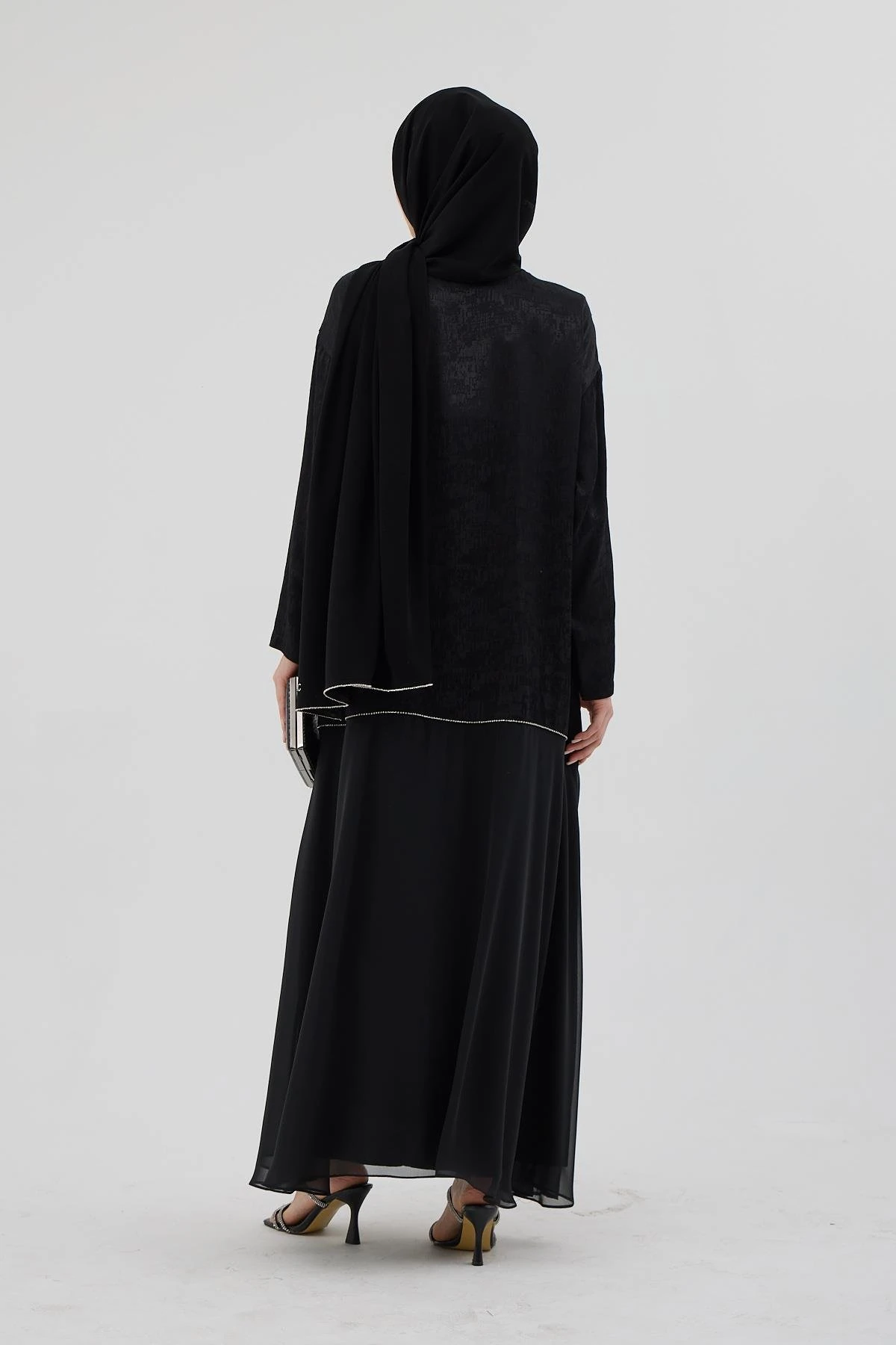 Kendinden Desenli Taş Şeritli Ferace