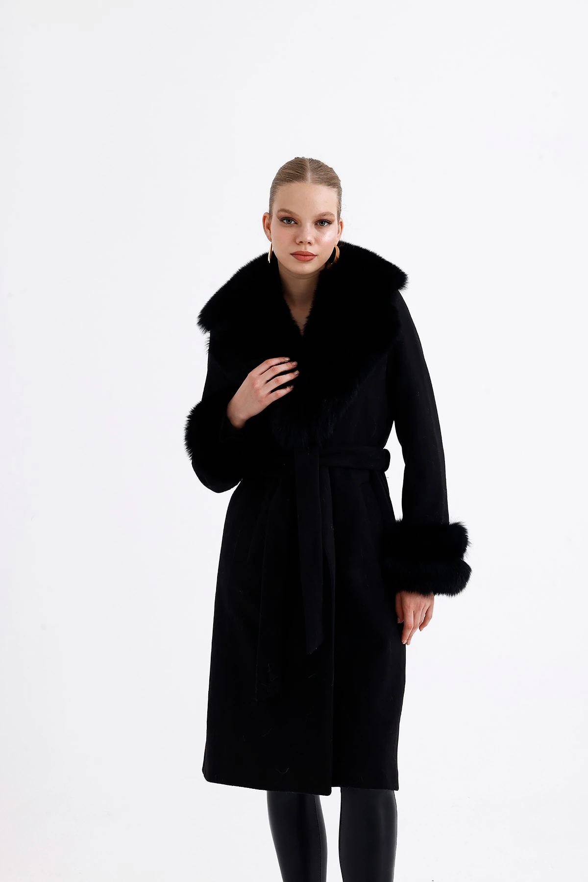 Kürk Detaylı Midi Boy Kaşmir Kaban