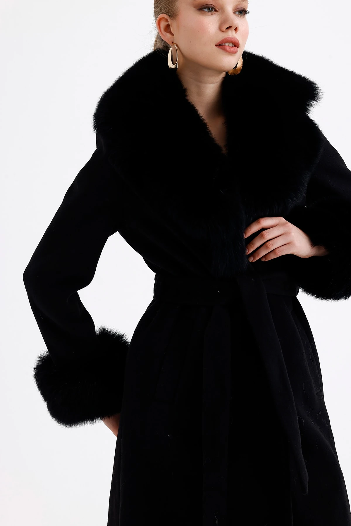 Kürk Detaylı Midi Boy Kaşmir Kaban