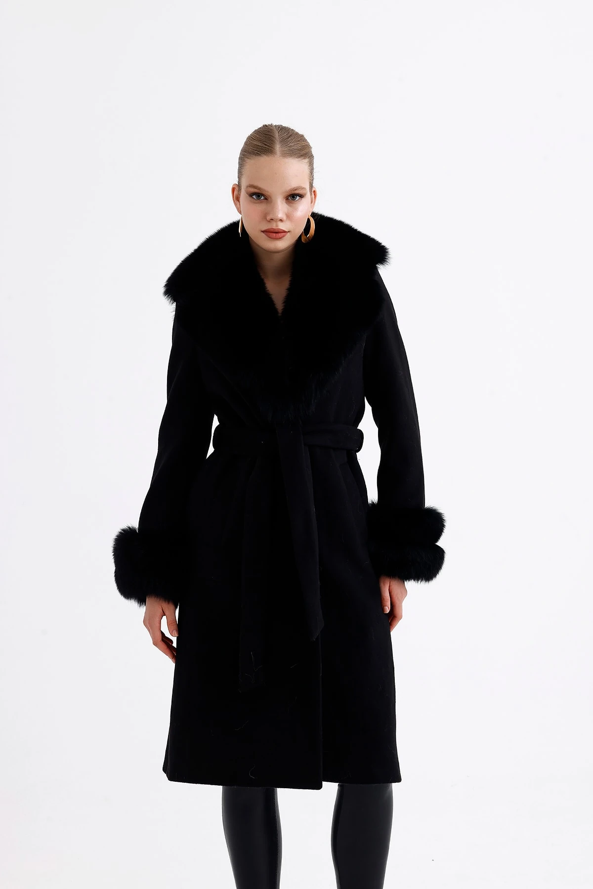 Kürk Detaylı Midi Boy Kaşmir Kaban