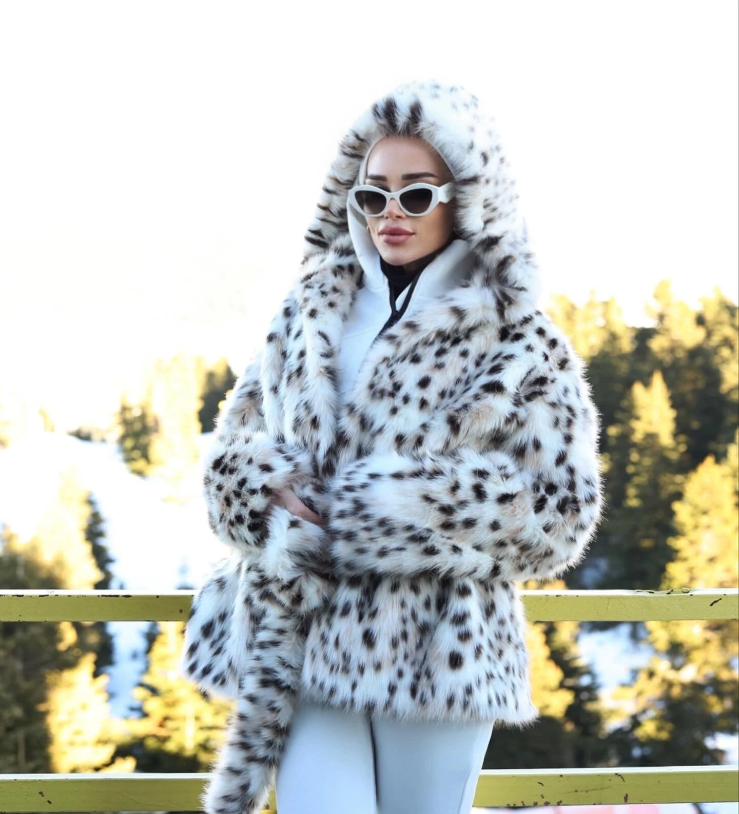 Leopar Peluş Kapişonlu Mont