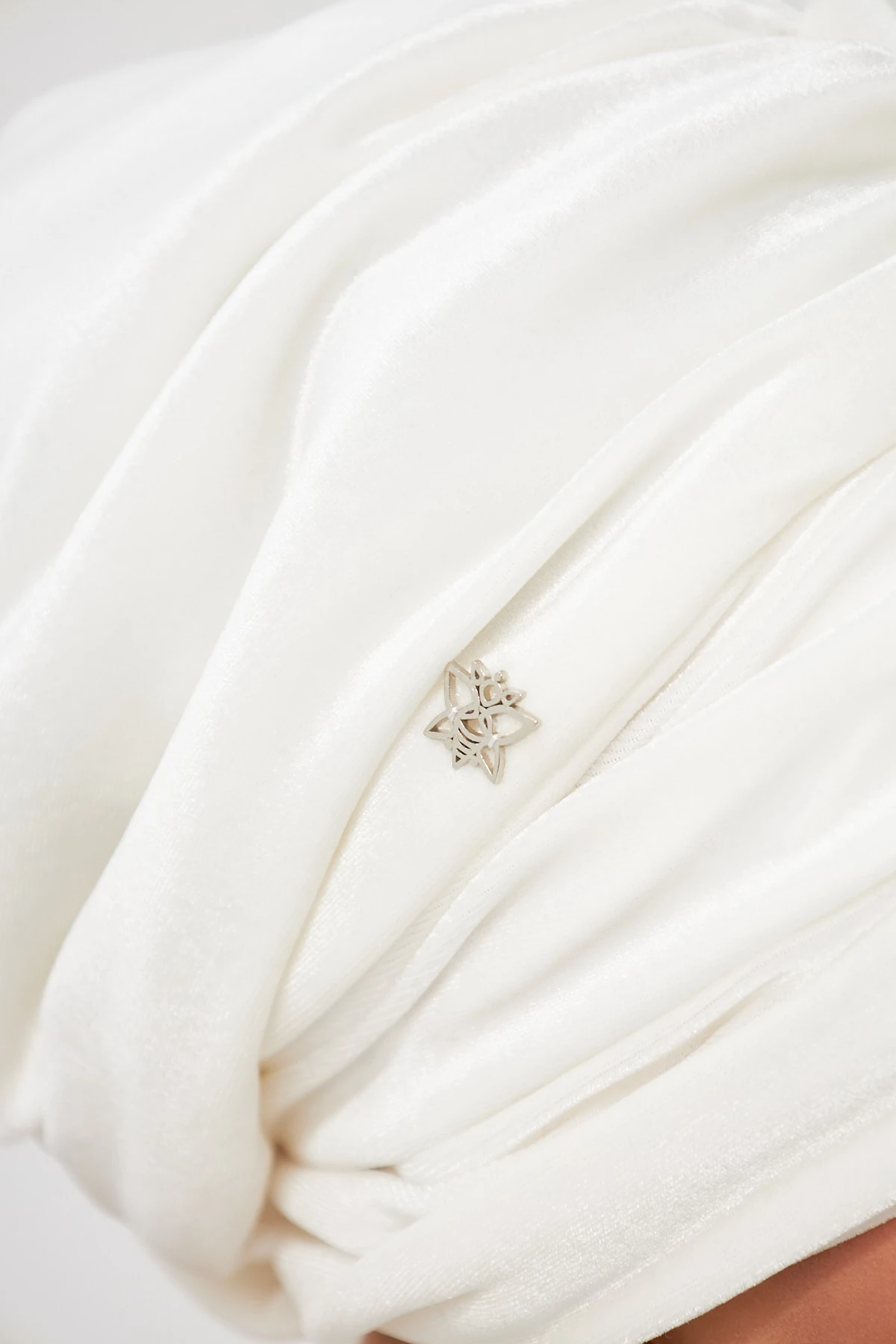 Kadife Burgulu Dolgulu Bone