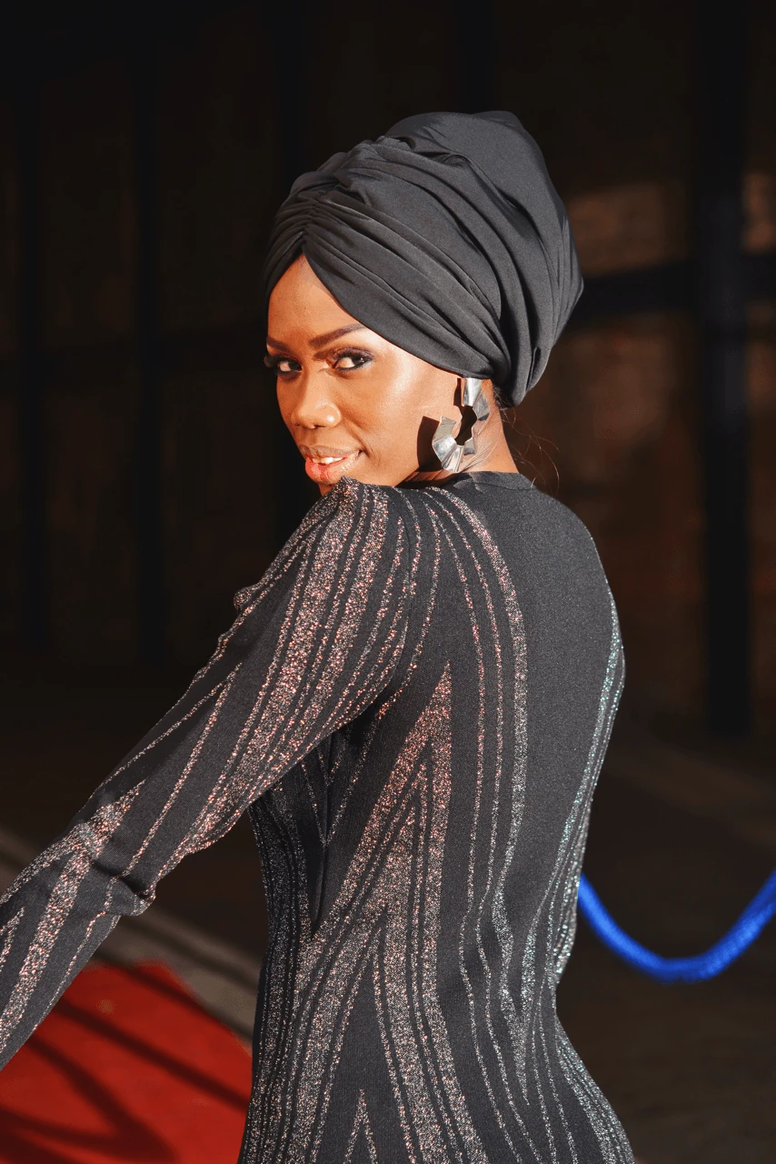 Sisre Drapeli Dolgulu Günlük Bone