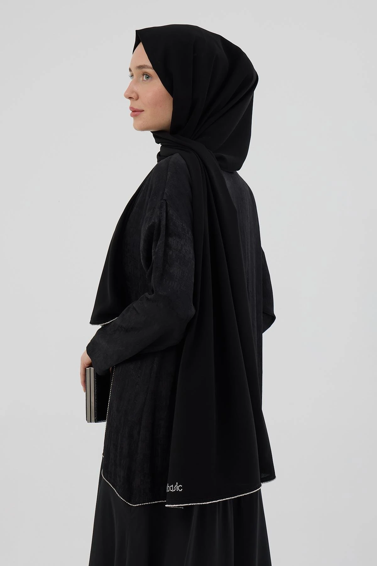 Kendinden Desenli Taş Şeritli Ferace