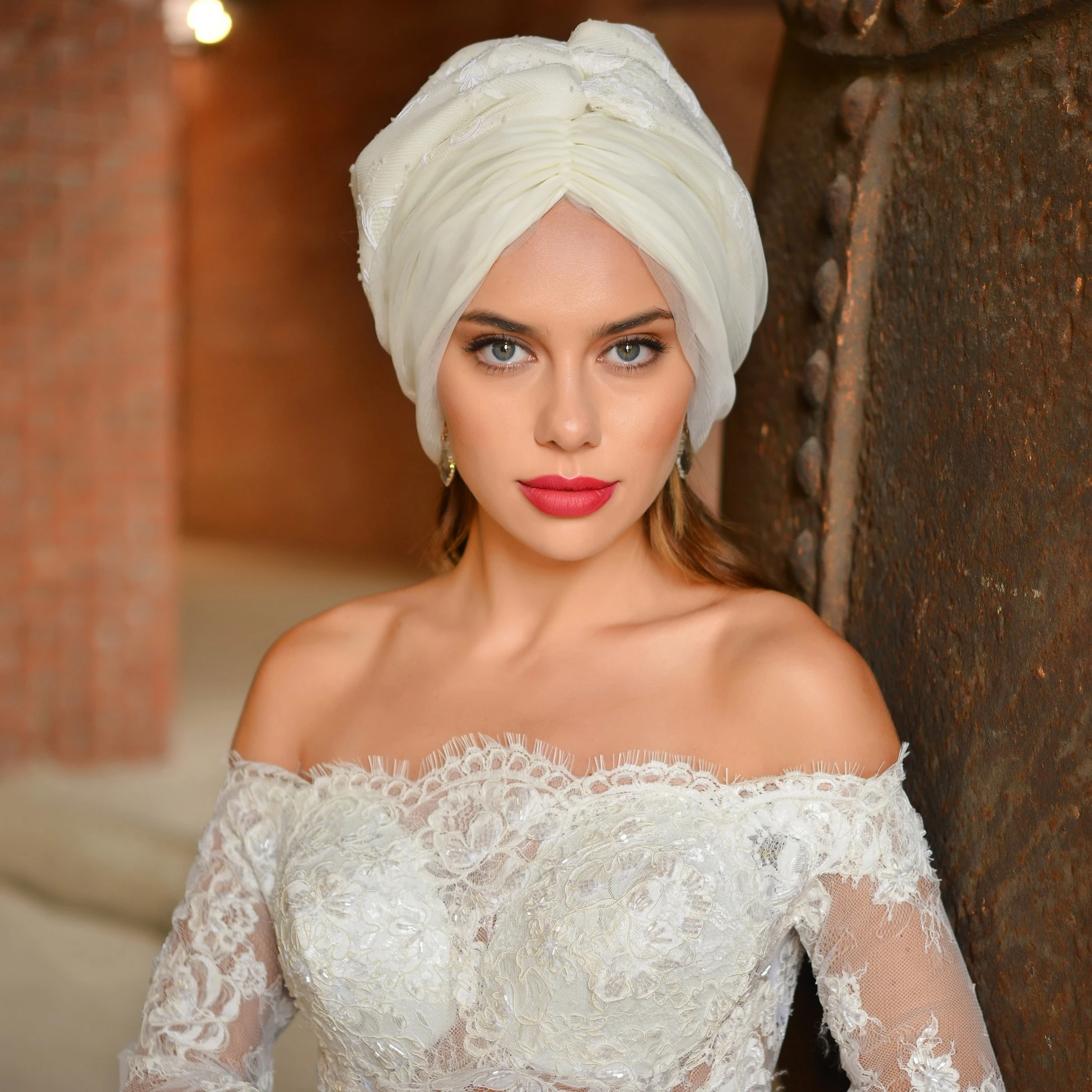 Dantelli Dolgulu Hesya Gelinlik Bonesi