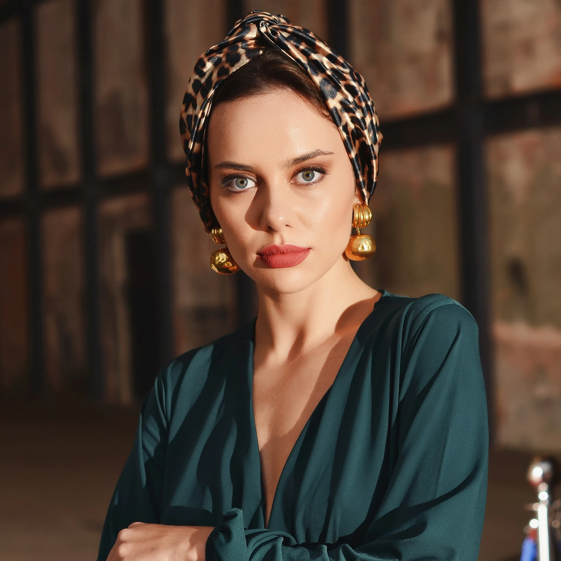 İpek Saten Leopar Desenli Dolgusuz Bone