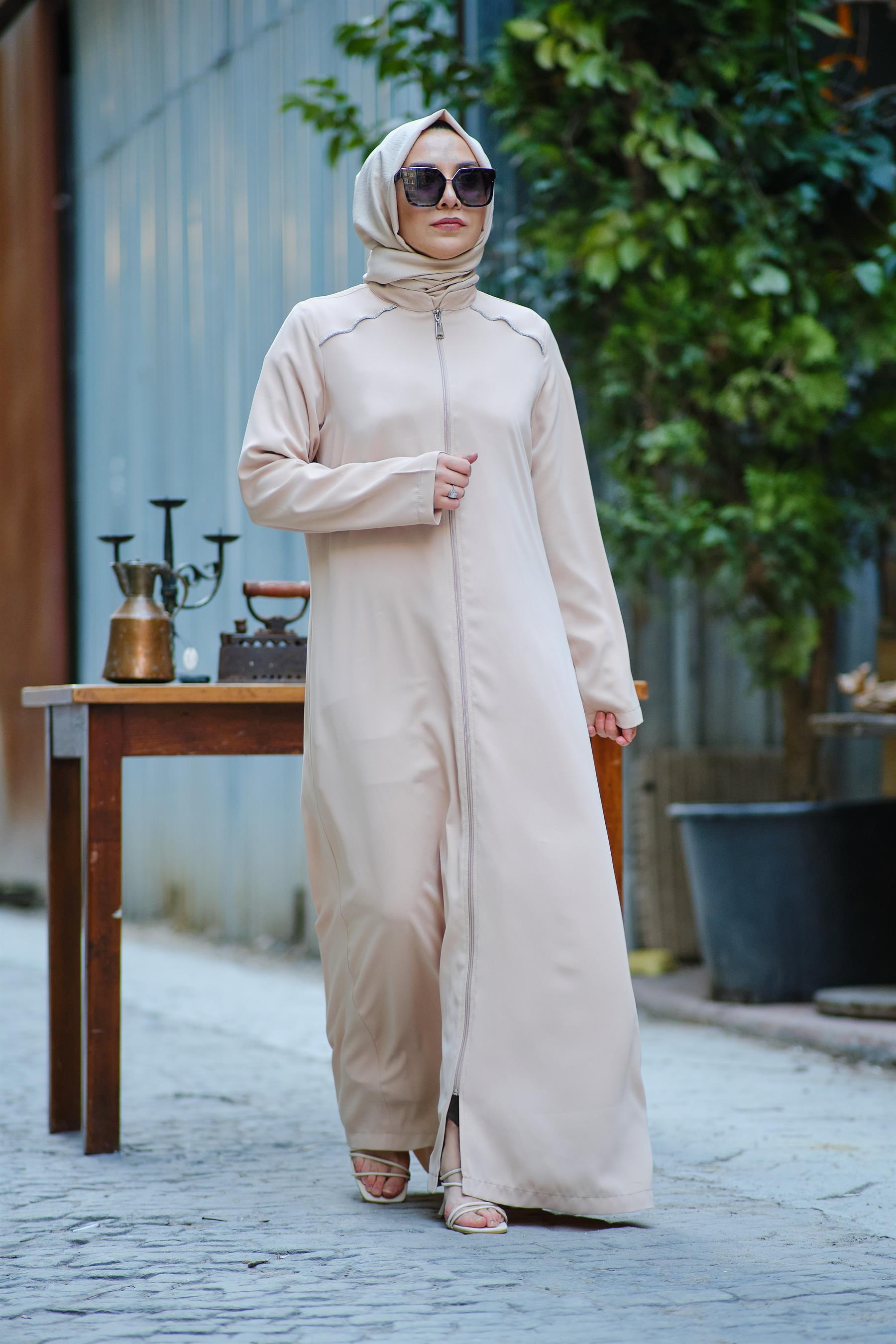 Taş Şerit Aksesuarlı Ferace