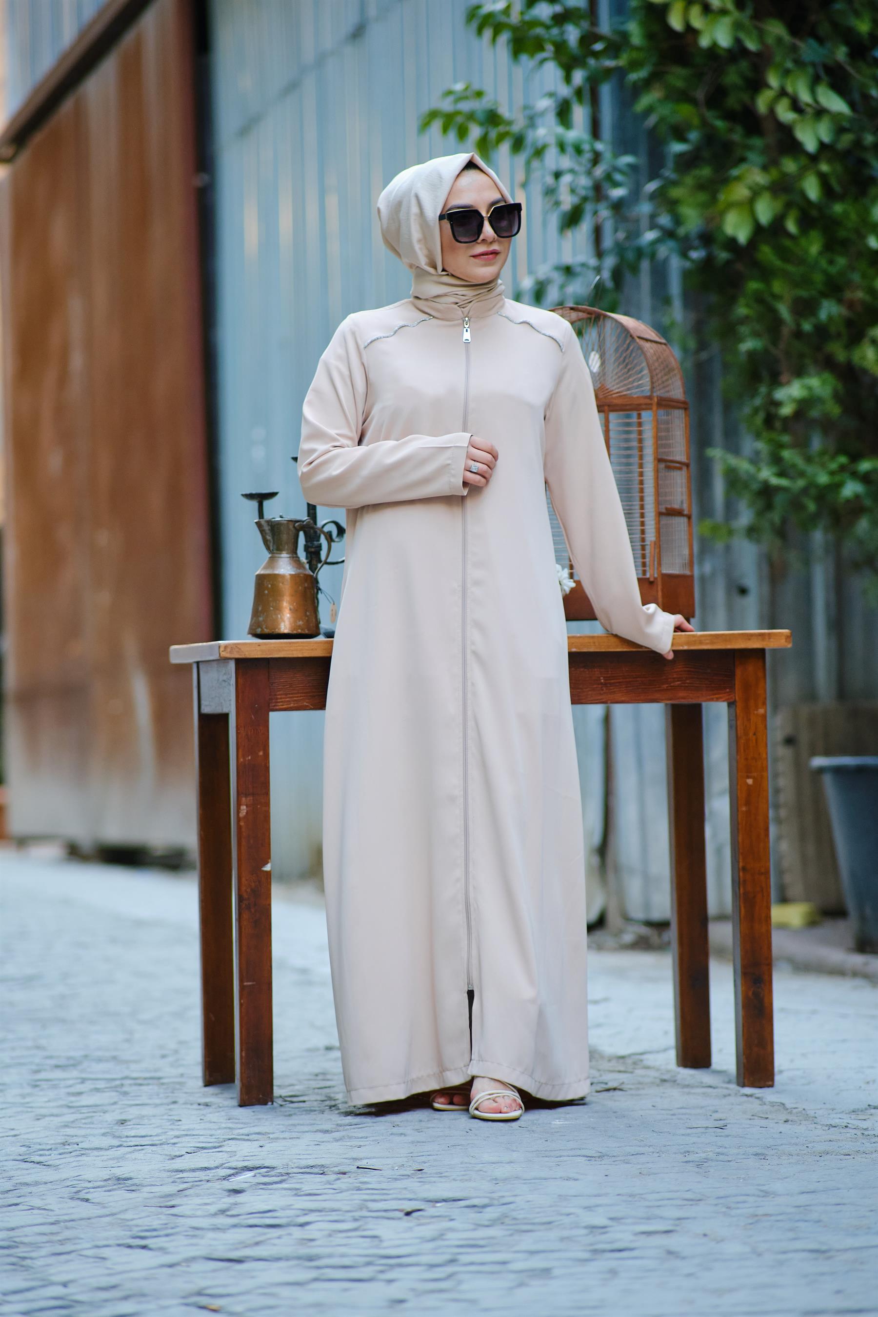 Taş Şerit Aksesuarlı Ferace