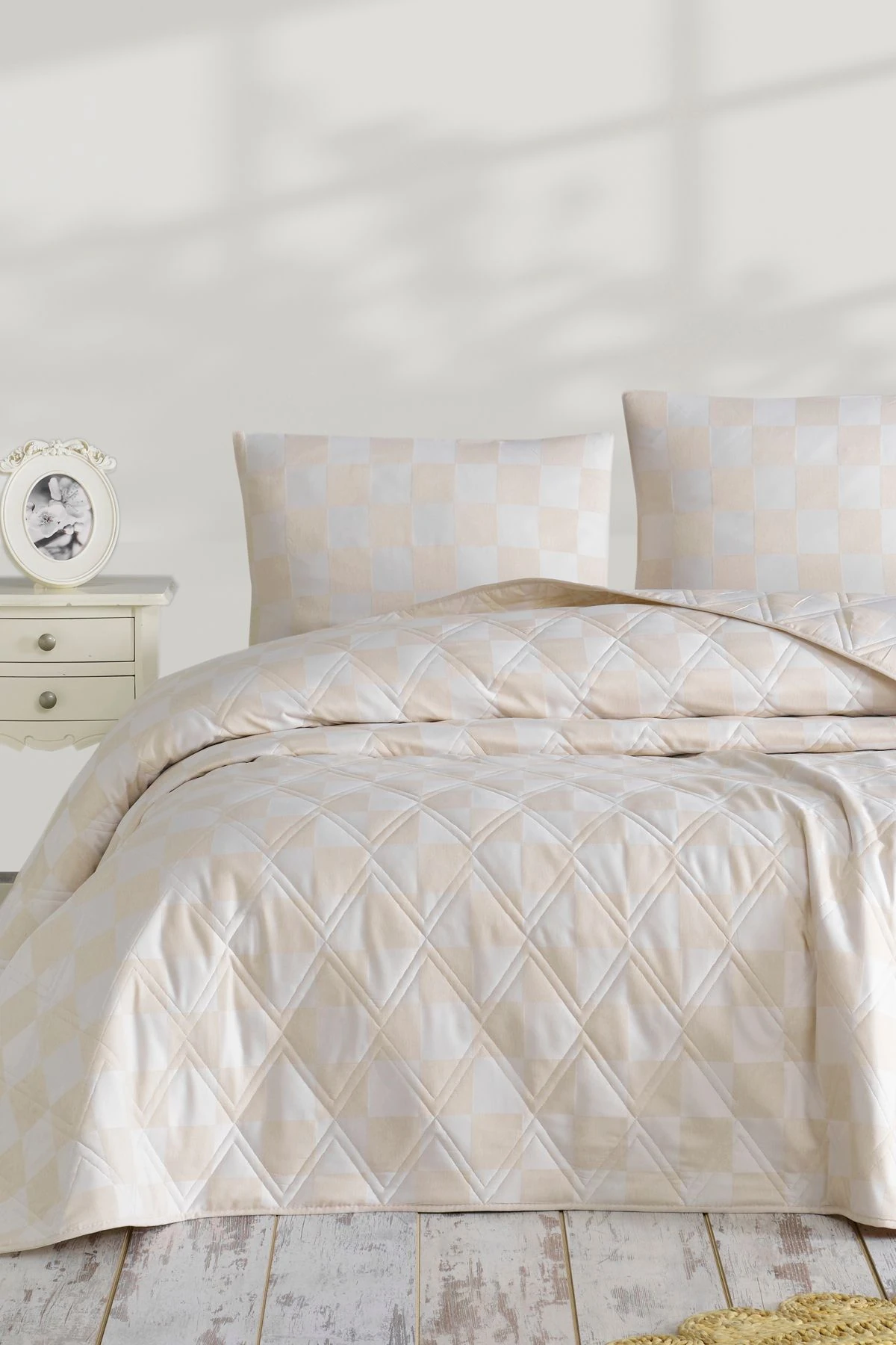 Kareli Saten Çok Amaçlı Örtü Tek Kişilik Bej