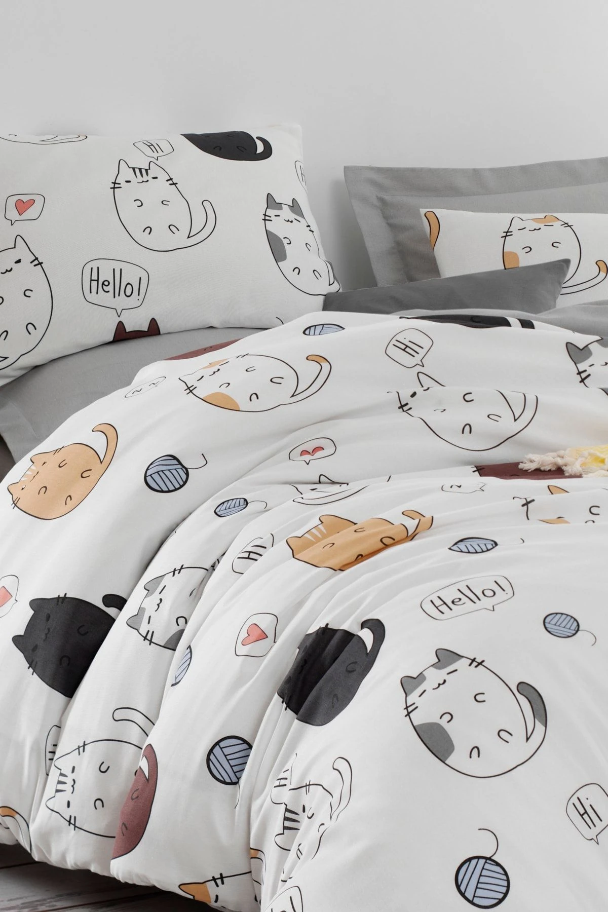 Kolay Ütülenir Nevresim Takımı Çift Kişilik HelloCats Beyaz