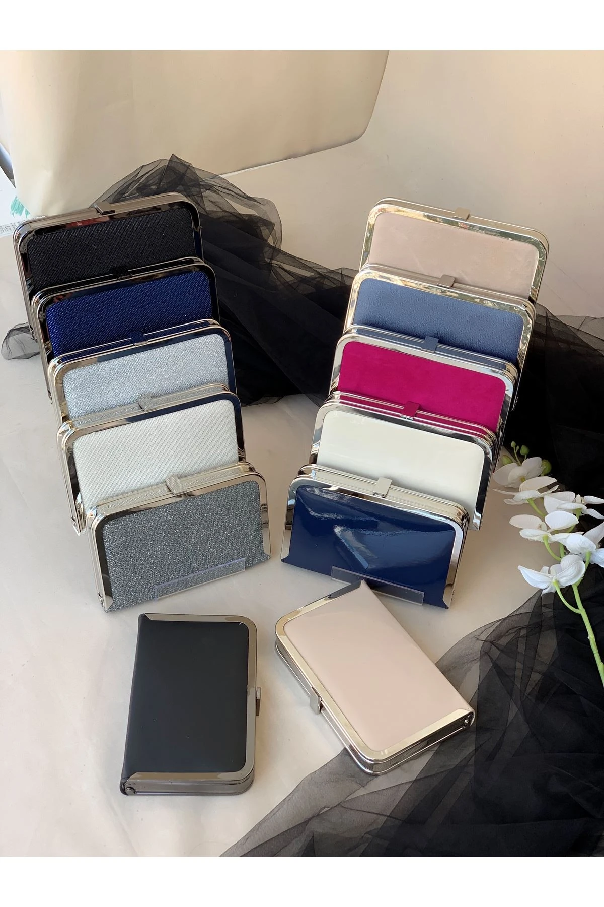 Simli gri kenarlı dikdörtgen küçük bayan portföy