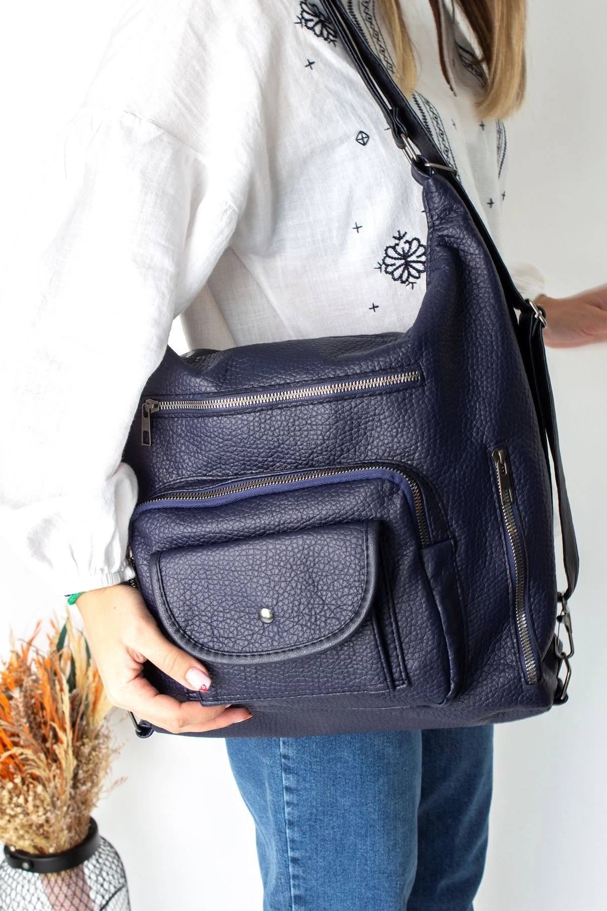 KADIN YUMUŞAK DERİ OMUZ ÇANTASI