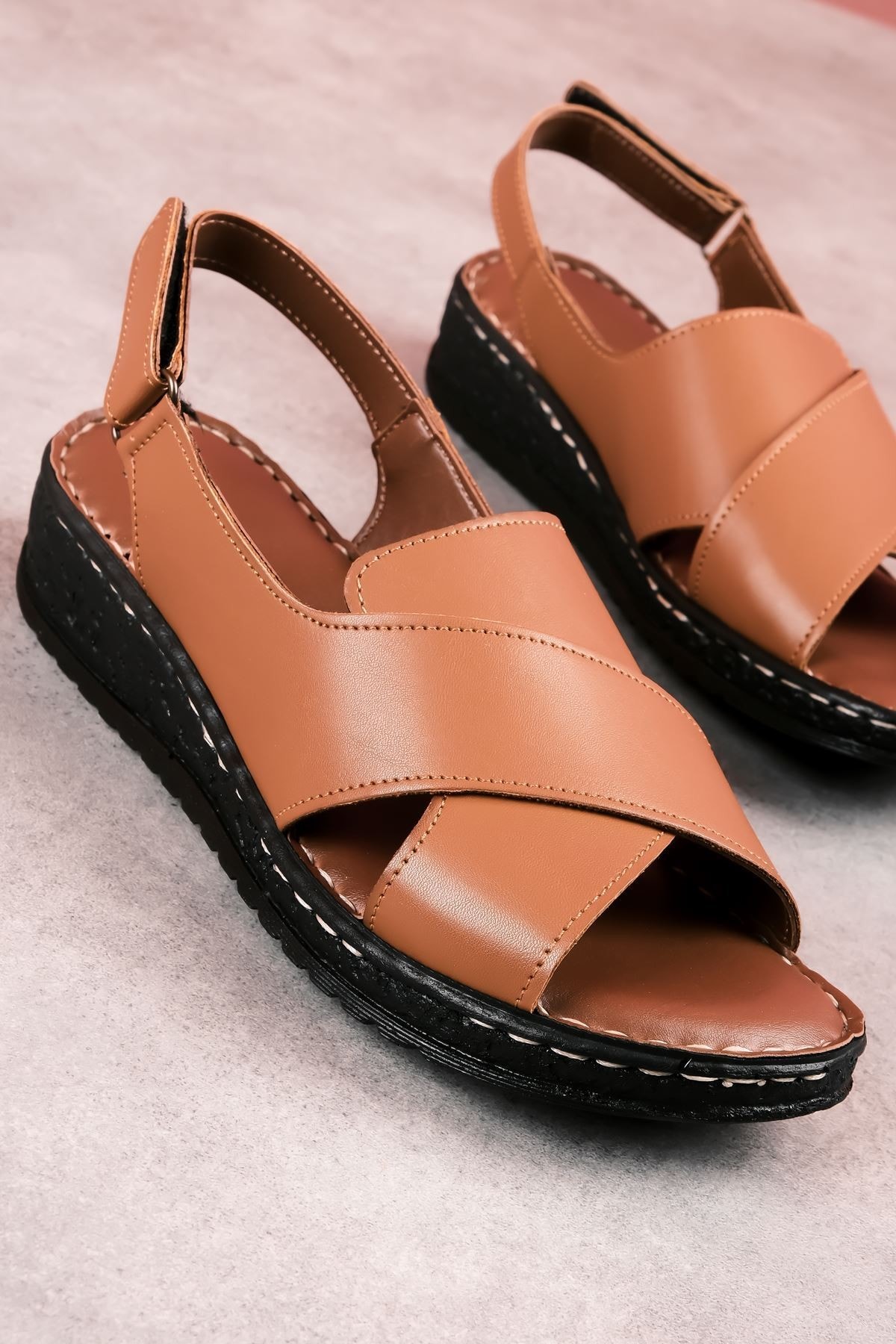 Rough Kadın Çaprazlı Cırt Cırtlı Sandalet