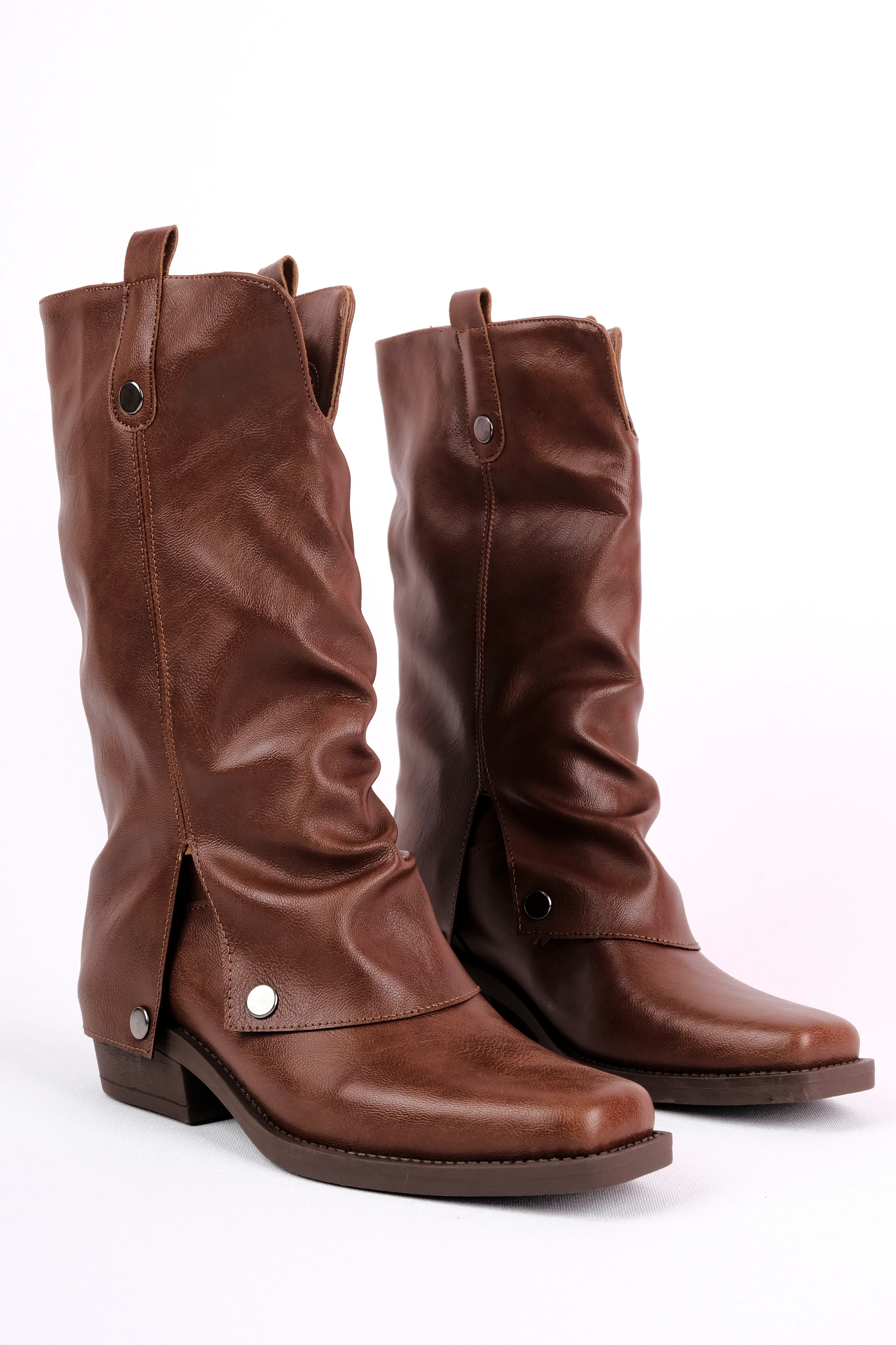 Jadire Kadın Paçalı Küt Burunlu Çizme b4205 - Taba