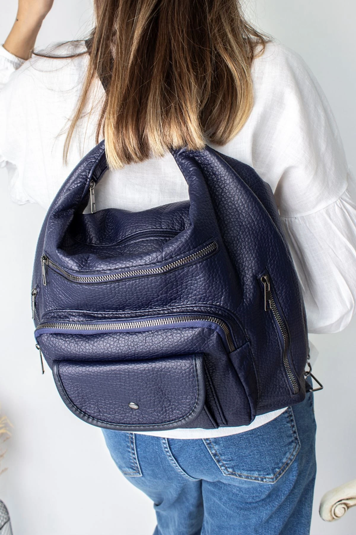 KADIN YUMUŞAK DERİ OMUZ ÇANTASI