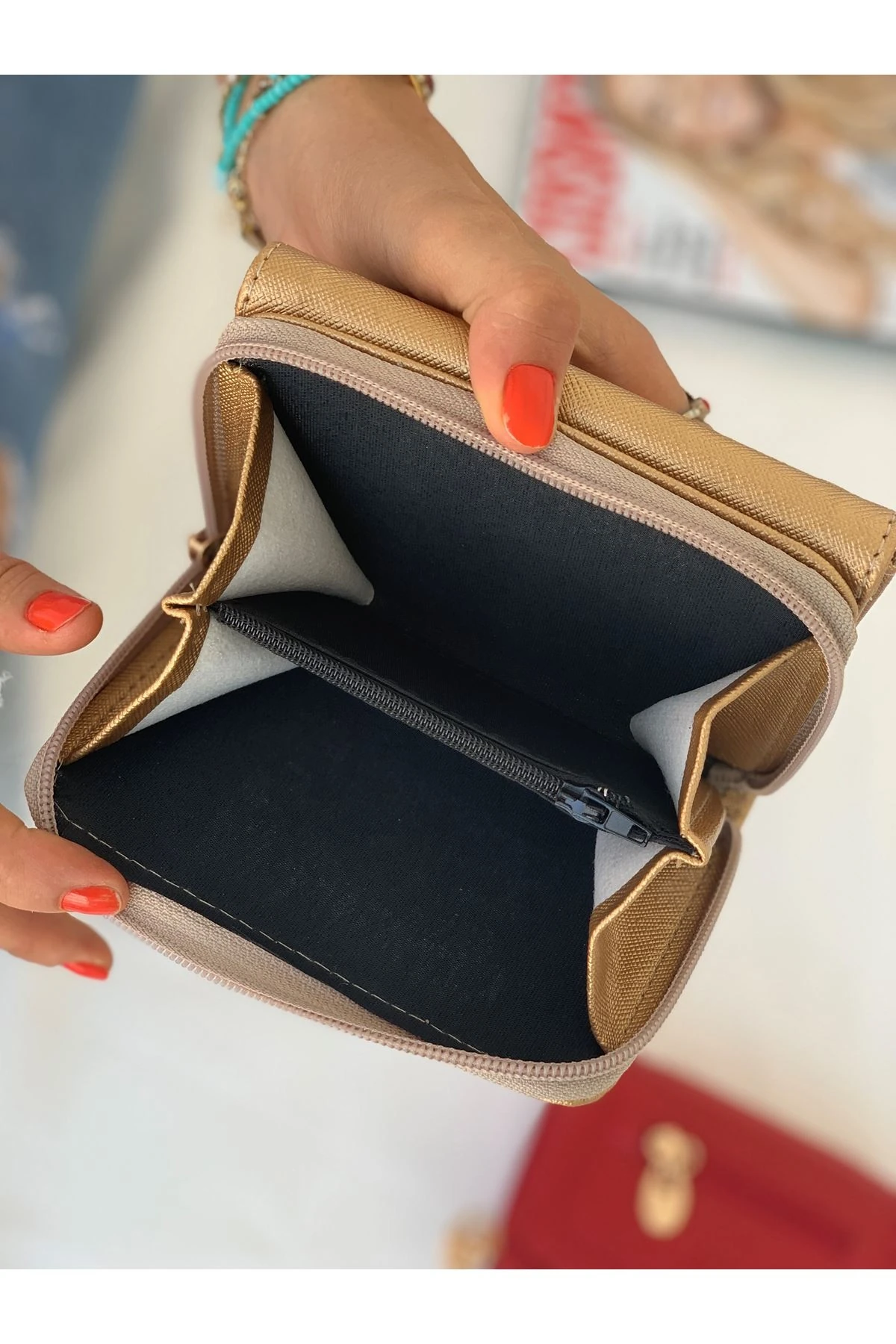 ÖNÜ FERMUARLI BAYAN CÜZDAN