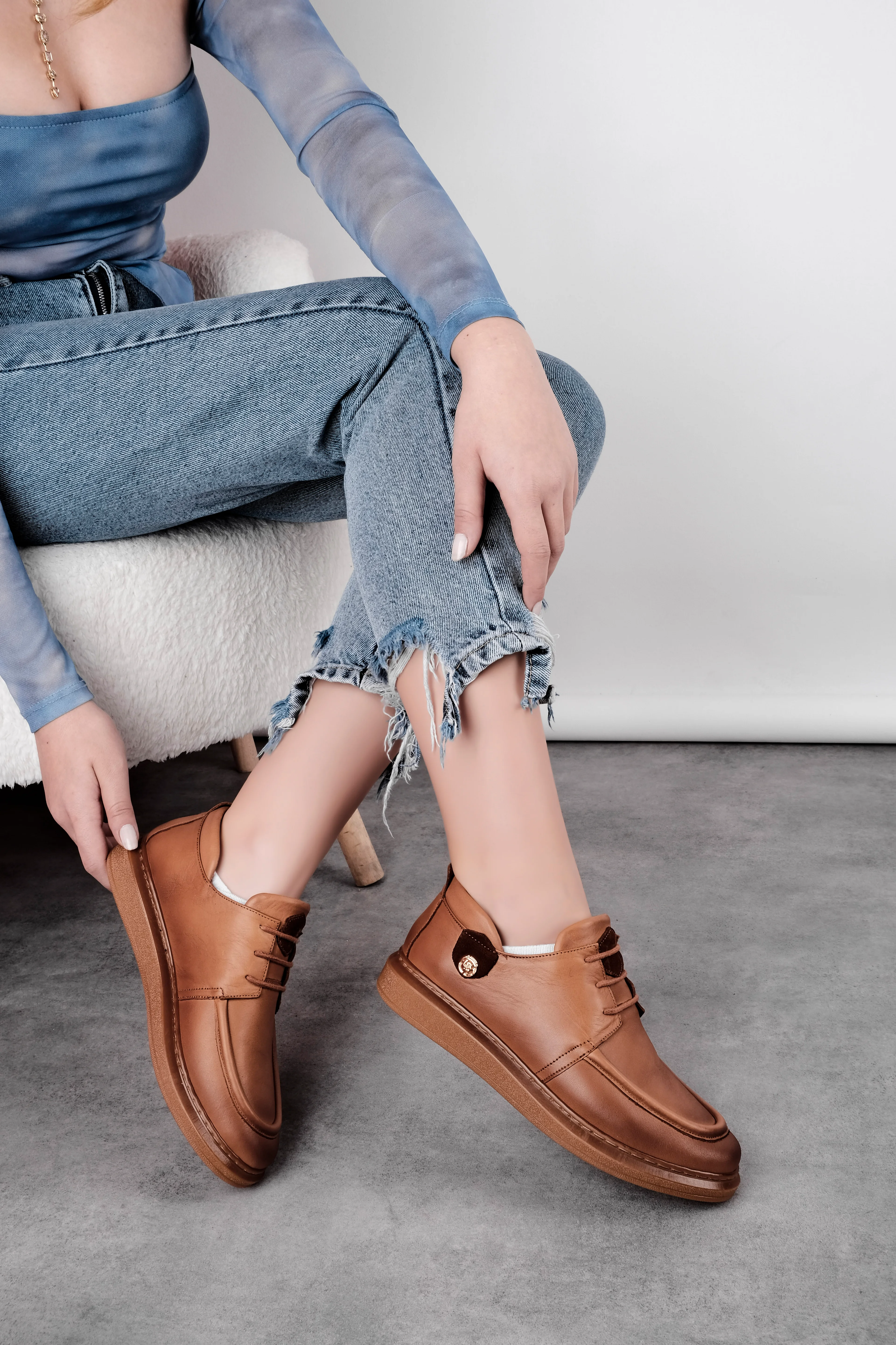 Erin KAdın Hakiki Deri Yanından Yuvarlak Metal Detaylı Casual Ayakkabı - Taba