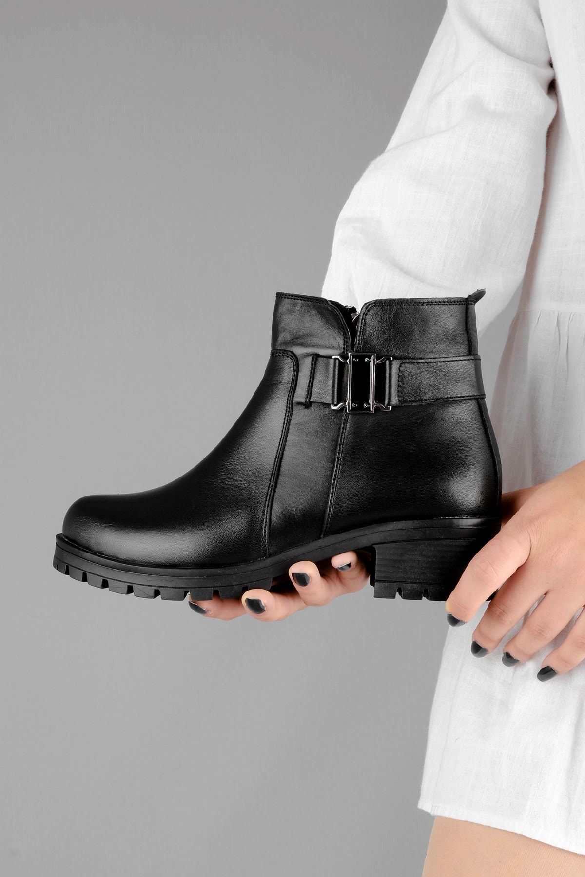 Diamond Kadın Hakiki Deri Bot Dikdörtgen Metal Detaylı