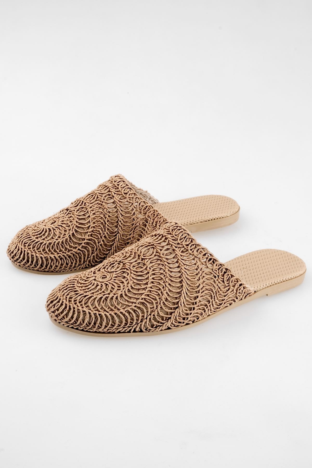 Modern Kadın Kapalı Hasır Terlik