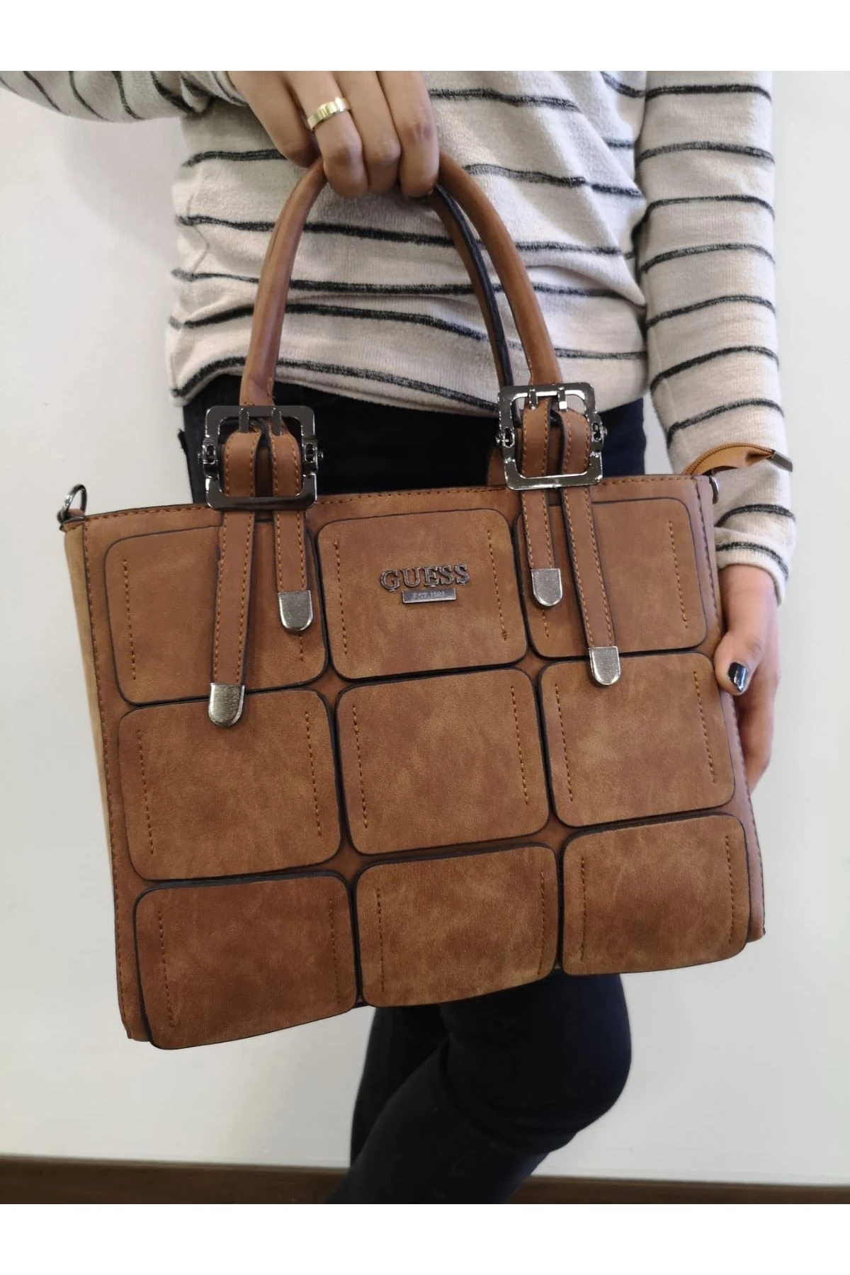 KARELİ BAYAN KOL CANTASI